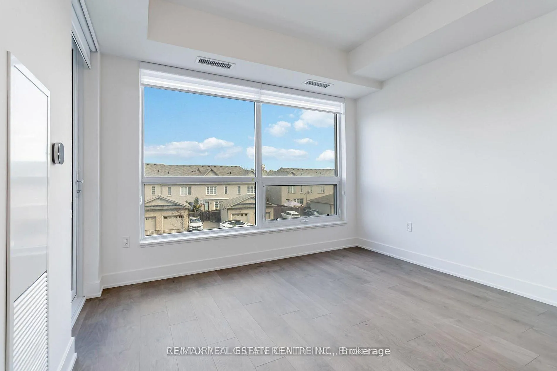 Photo 9 of Unit 322, 2343 Khalsa Gate, Oakville, Westmount — HOMEH