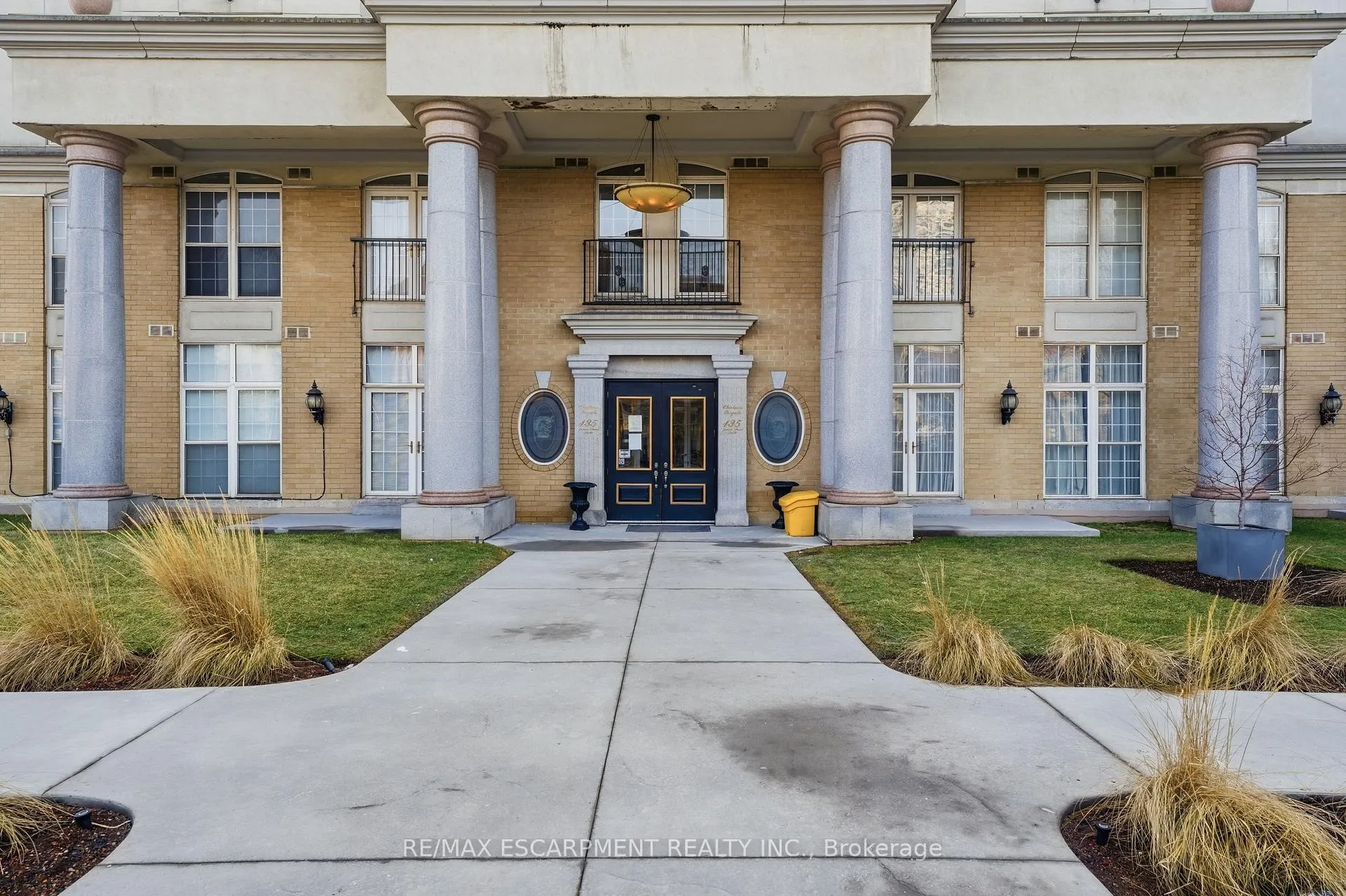 Photo of Unit 802, 135 James Street S