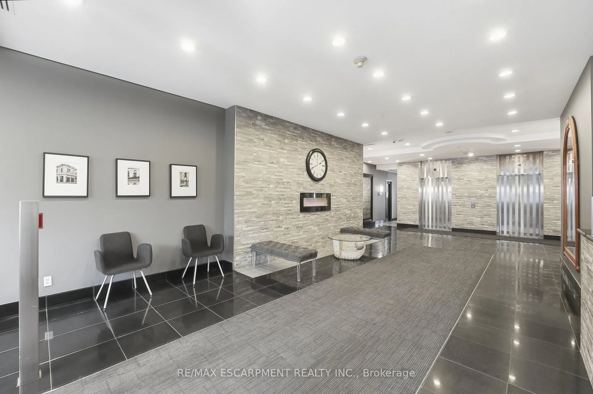 Photo 2 of Unit 802, 135 James Street S, Hamilton, Corktown — HOMEH