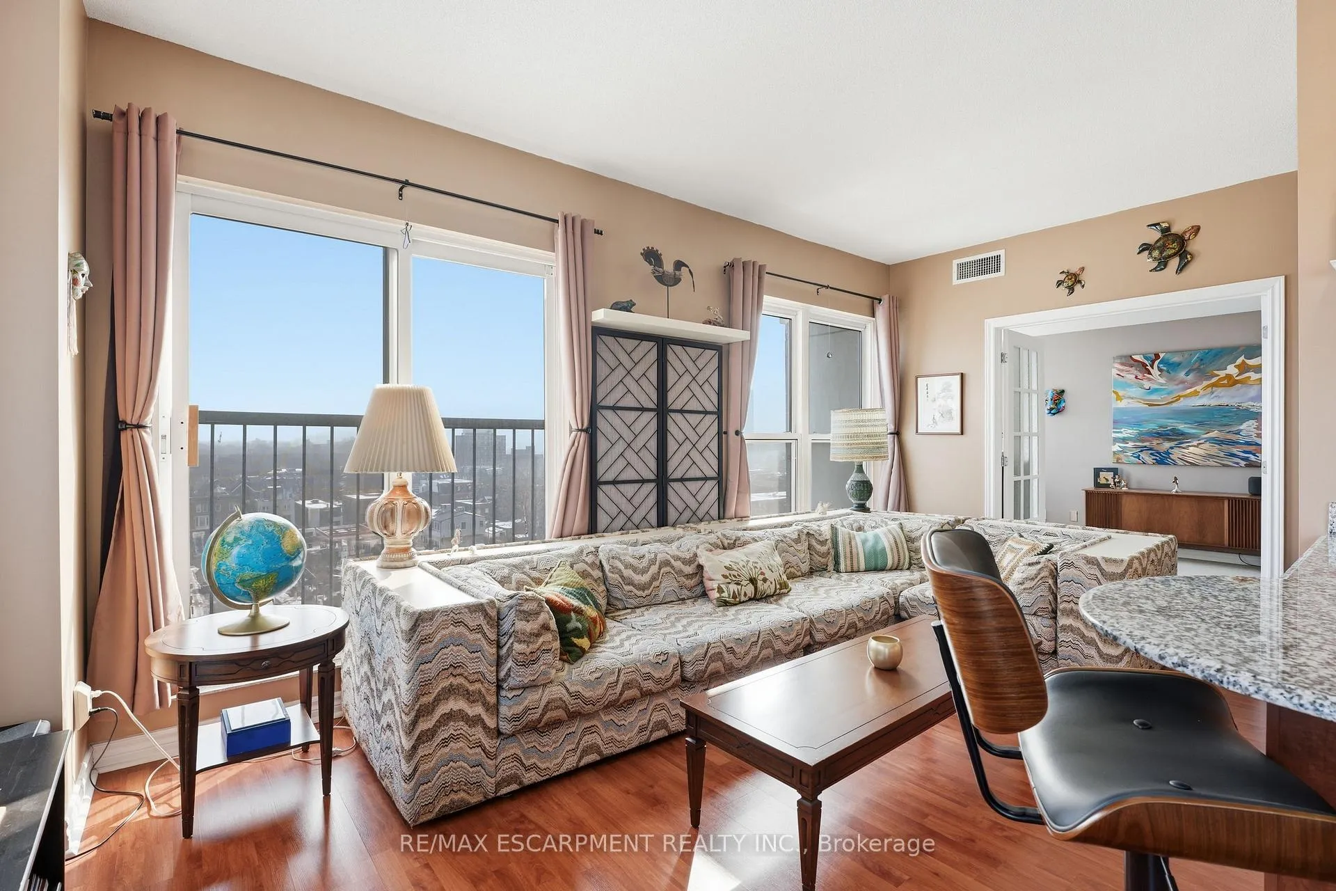 Photo 10 of Unit 802, 135 James Street S, Hamilton, Corktown — HOMEH