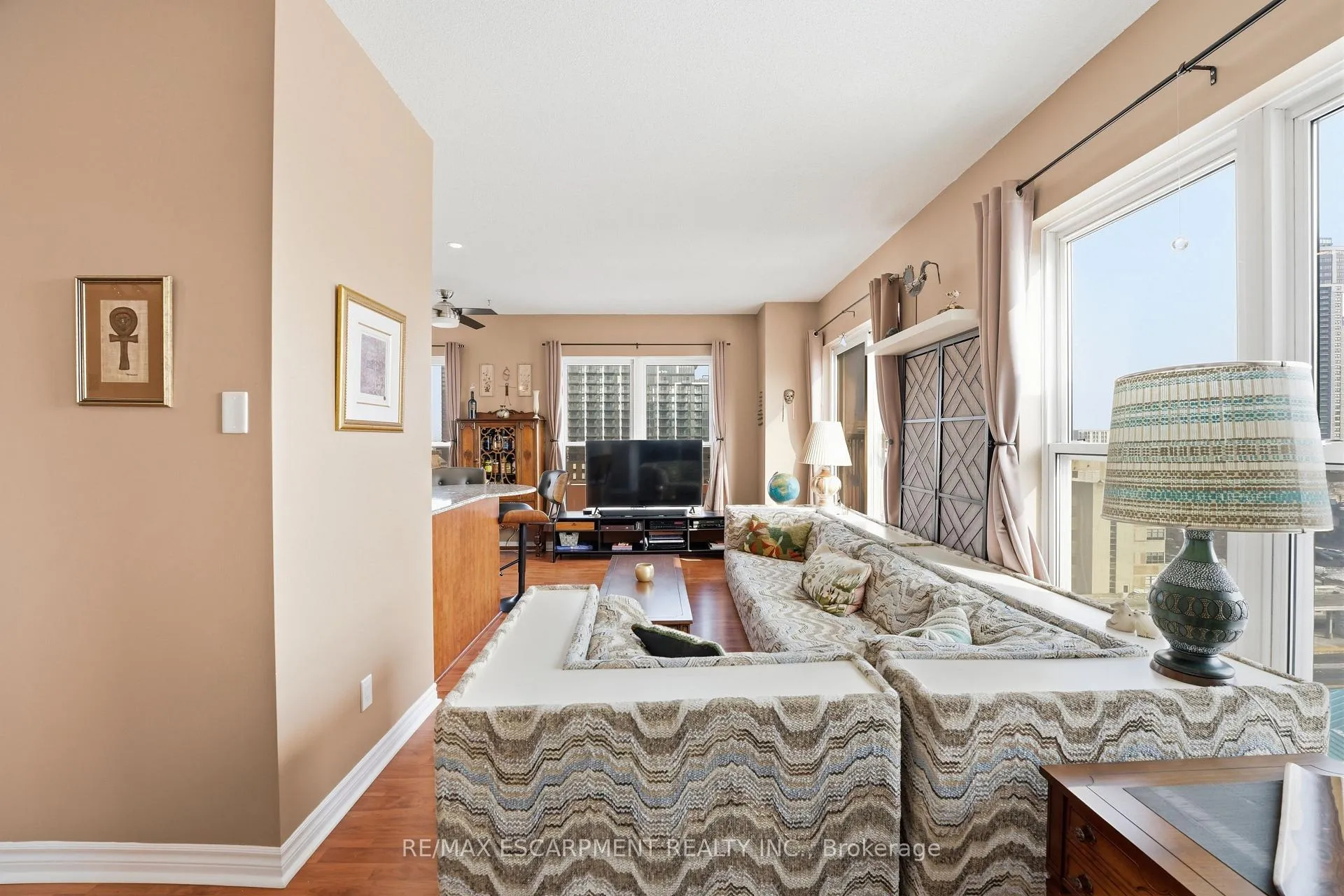 Photo 12 of Unit 802, 135 James Street S, Hamilton, Corktown — HOMEH