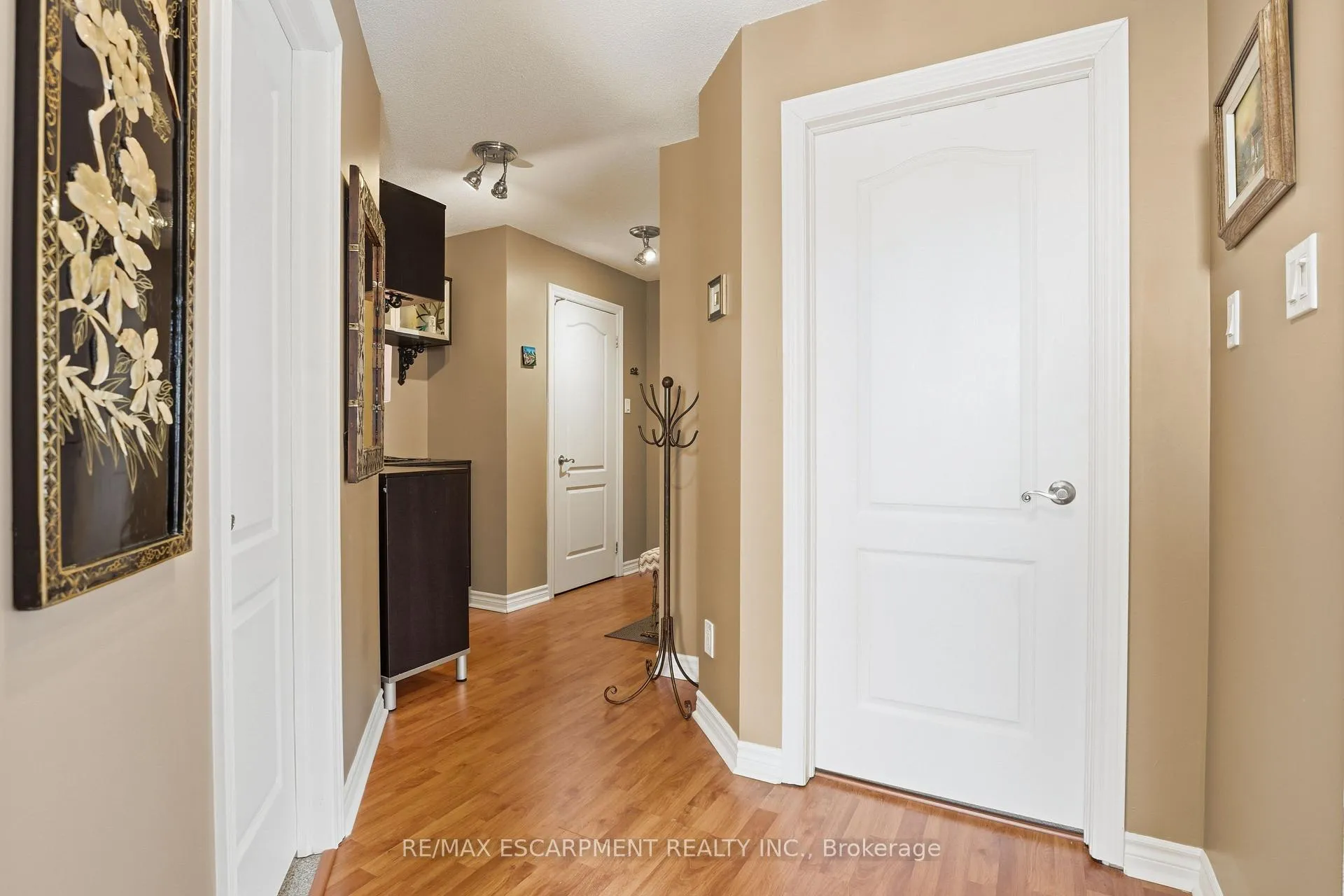 Photo 21 of Unit 802, 135 James Street S, Hamilton, Corktown — HOMEH