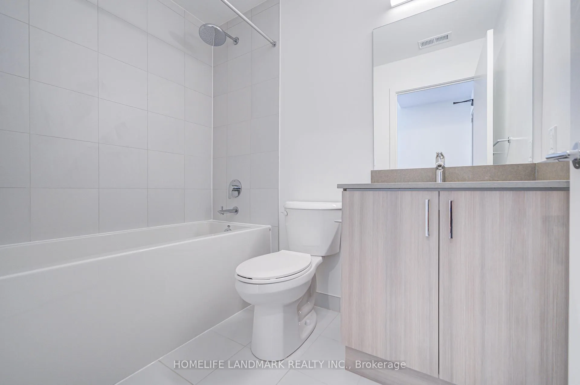 Photo 3 of Unit 515, 1005 Dundas Street E, Oakville, Joshua Meadows — HOMEH