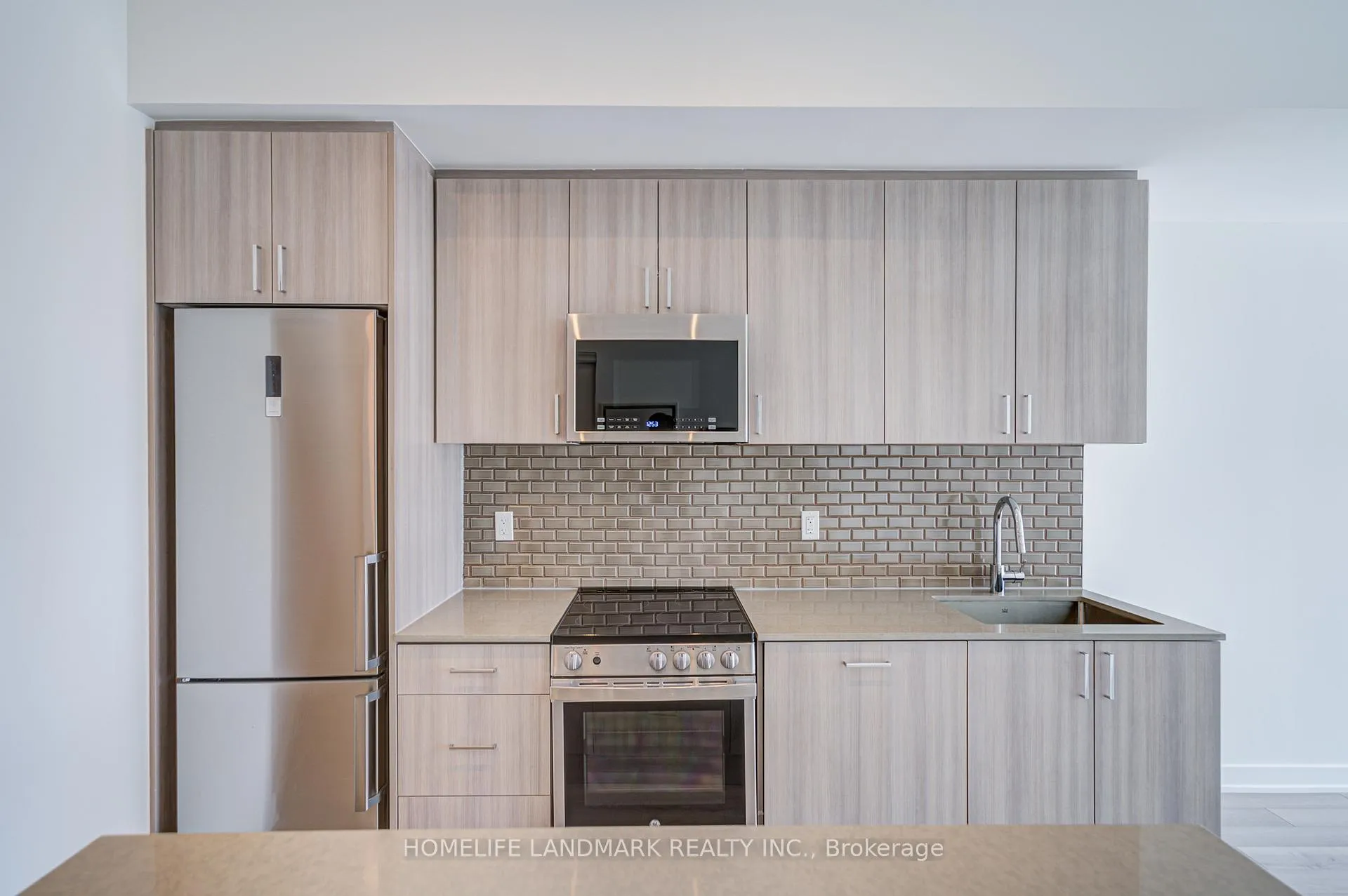 Photo 4 of Unit 515, 1005 Dundas Street E, Oakville, Joshua Meadows — HOMEH