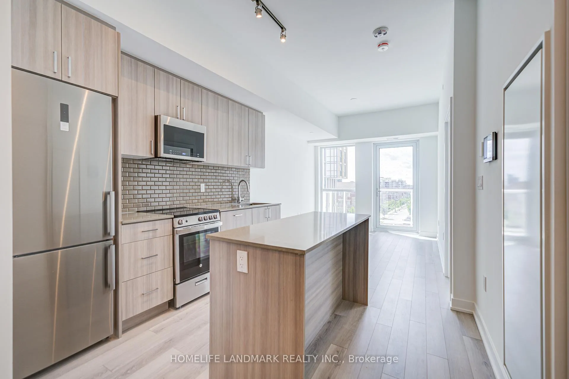 Photo 5 of Unit 515, 1005 Dundas Street E, Oakville, Joshua Meadows — HOMEH
