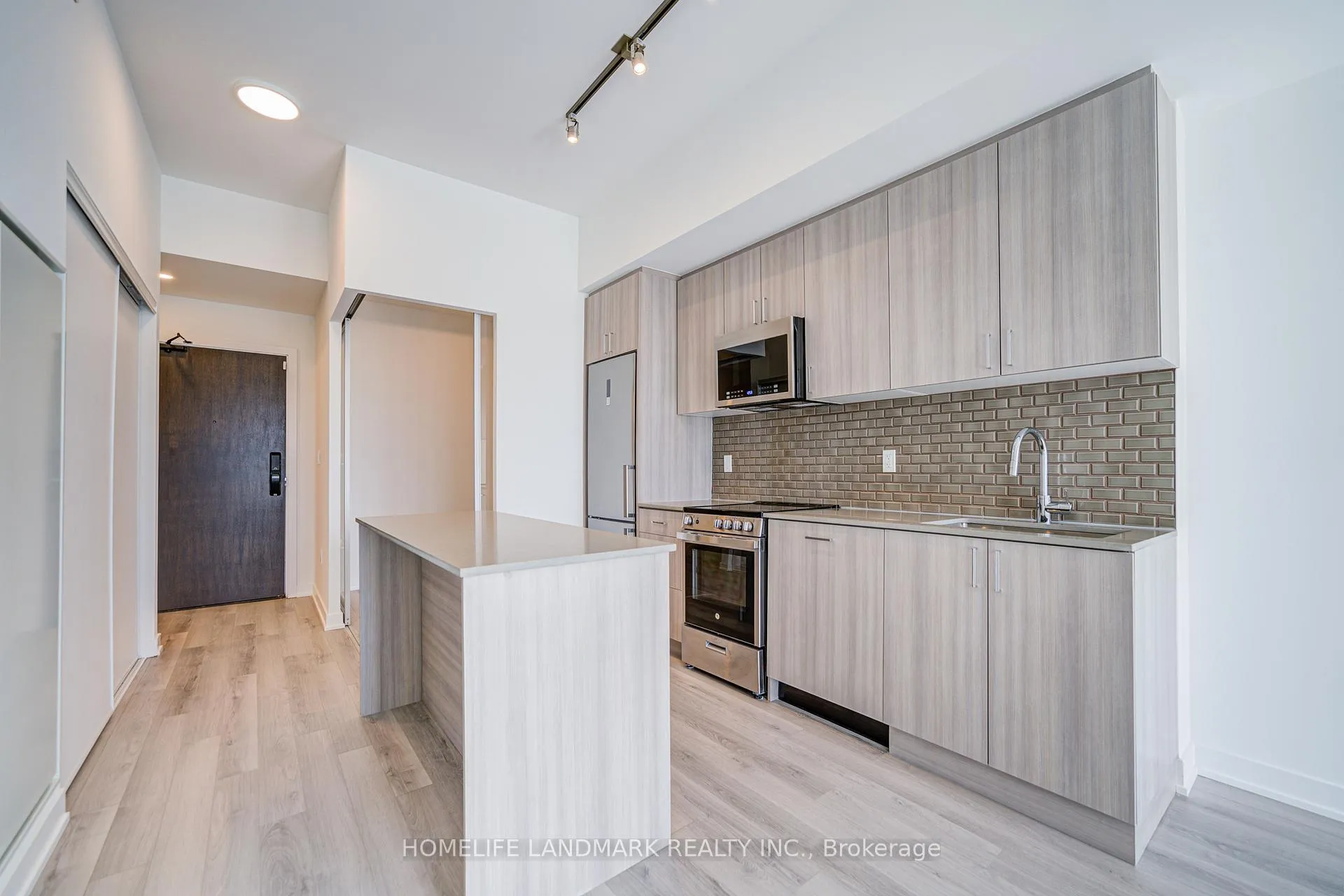 Photo 6 of Unit 515, 1005 Dundas Street E, Oakville, Joshua Meadows — HOMEH