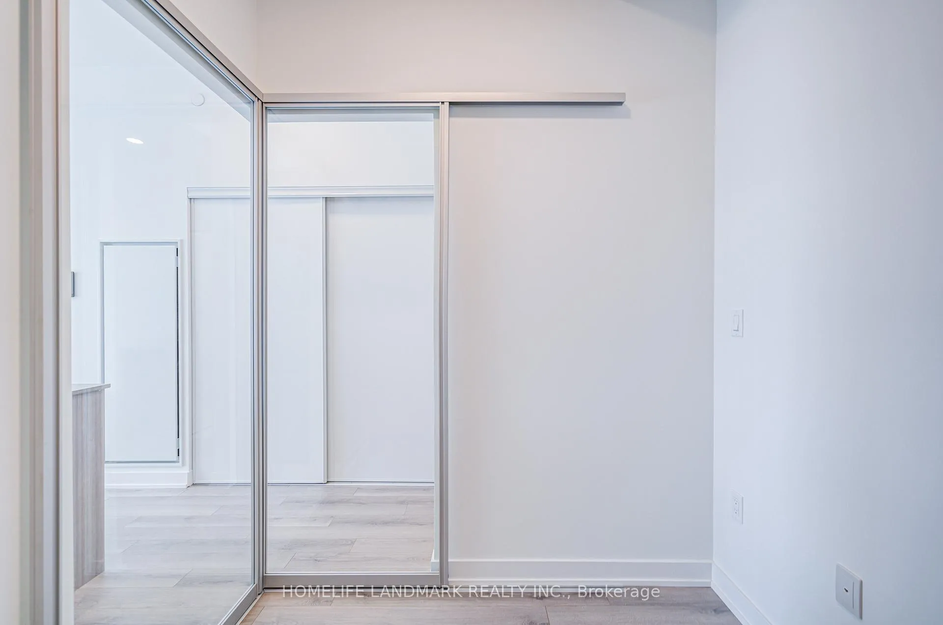 Photo 17 of Unit 515, 1005 Dundas Street E, Oakville, Joshua Meadows — HOMEH