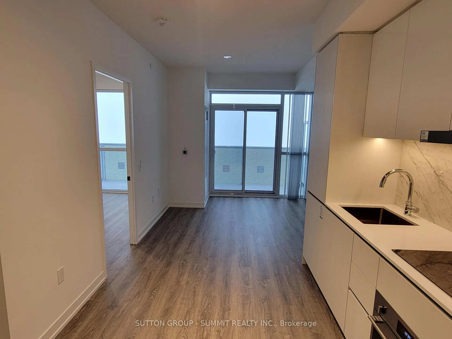 Photo 5 of Unit 5003, 8 Interchange Way, Vaughan, Vaughan Corporate Centre — HOMEH