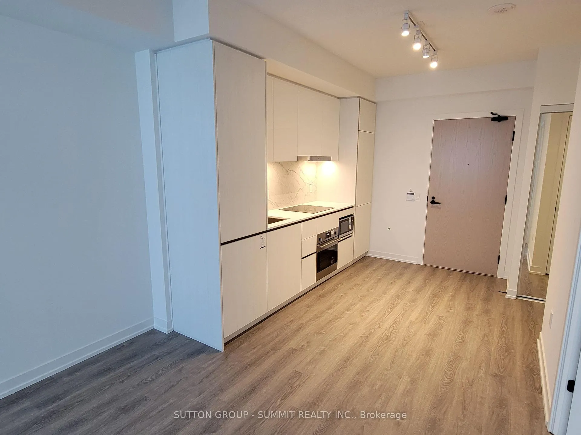 Photo 7 of Unit 5003, 8 Interchange Way, Vaughan, Vaughan Corporate Centre — HOMEH