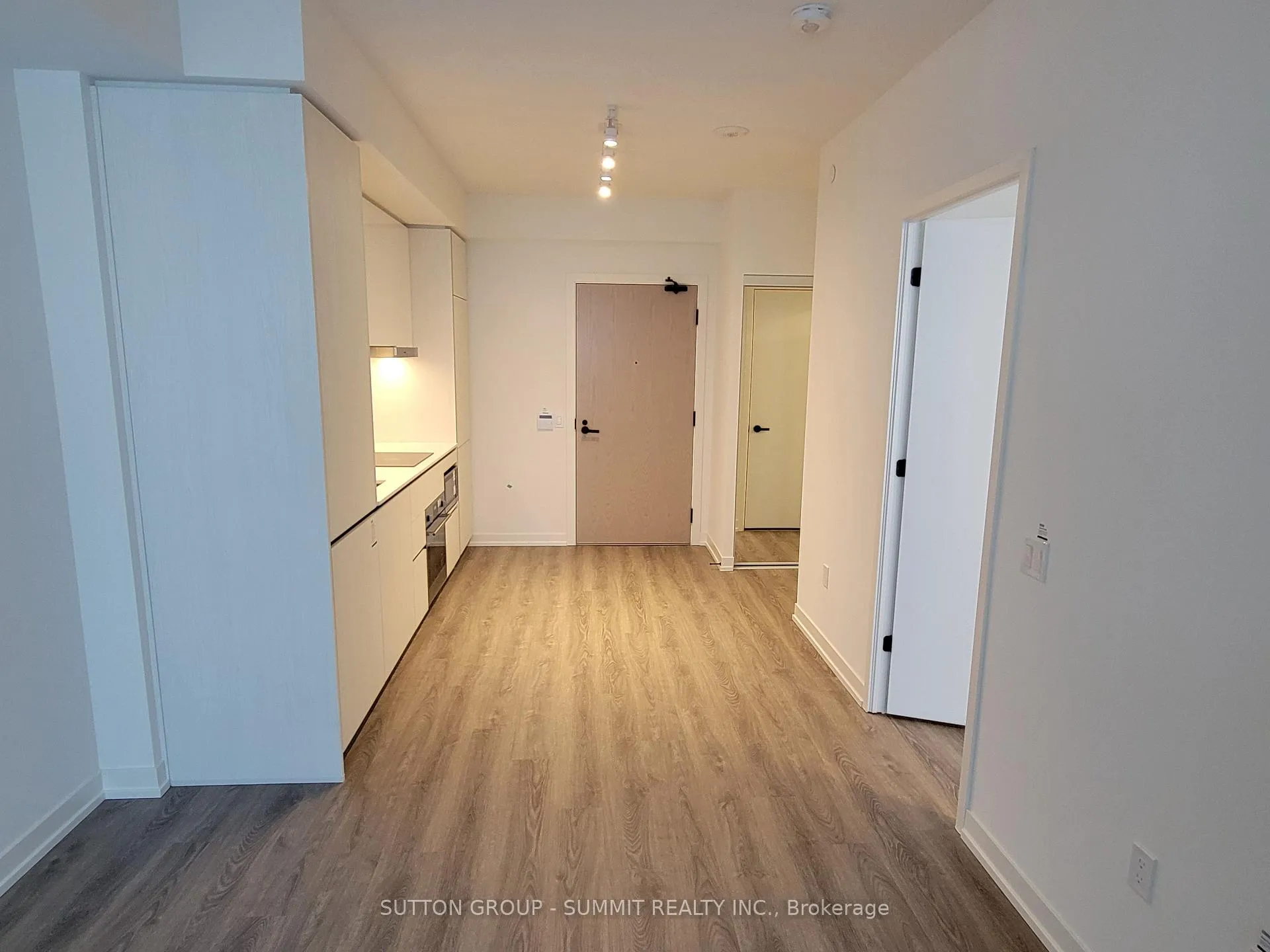 Photo 8 of Unit 5003, 8 Interchange Way, Vaughan, Vaughan Corporate Centre — HOMEH