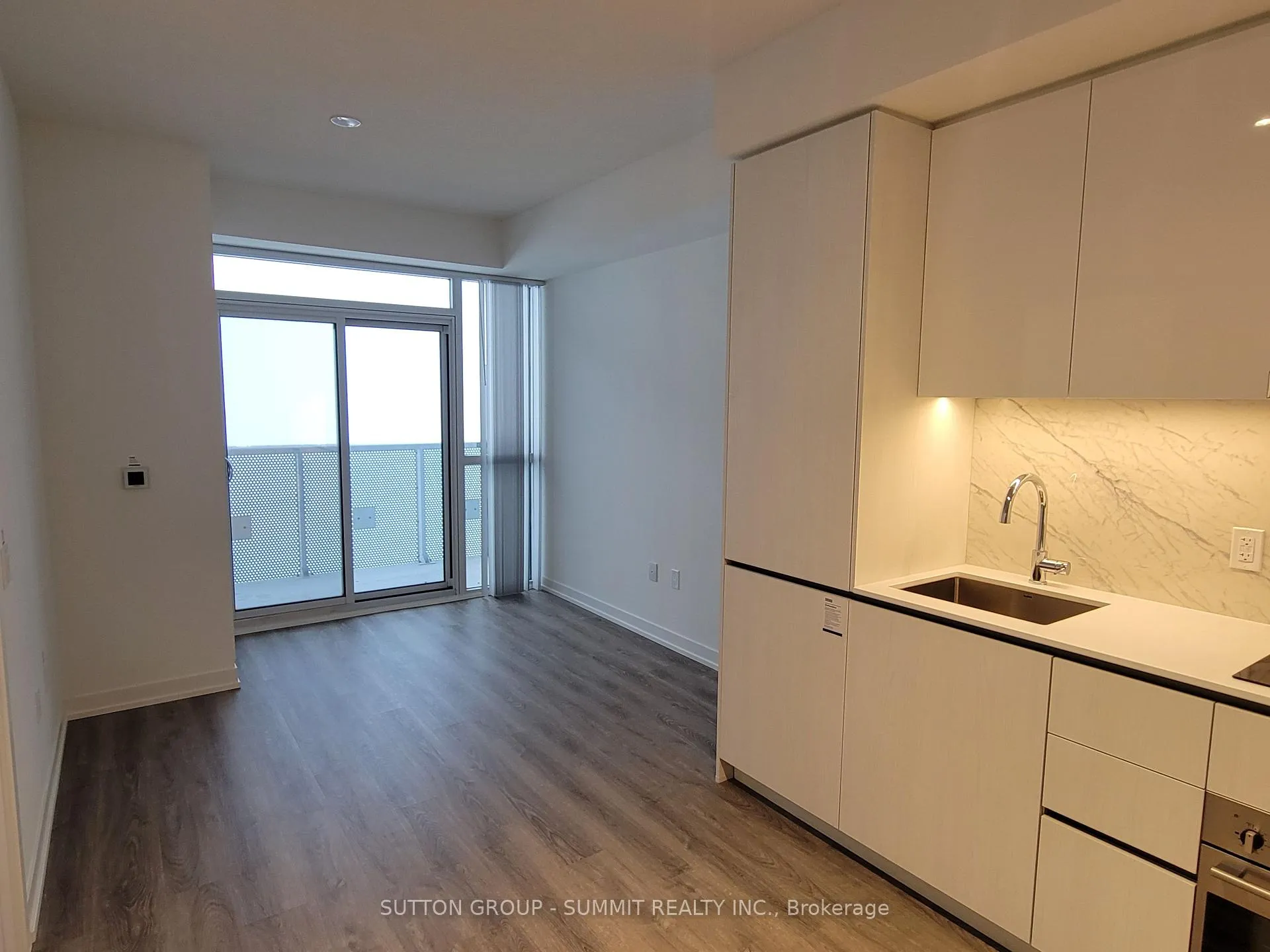 Photo 9 of Unit 5003, 8 Interchange Way, Vaughan, Vaughan Corporate Centre — HOMEH