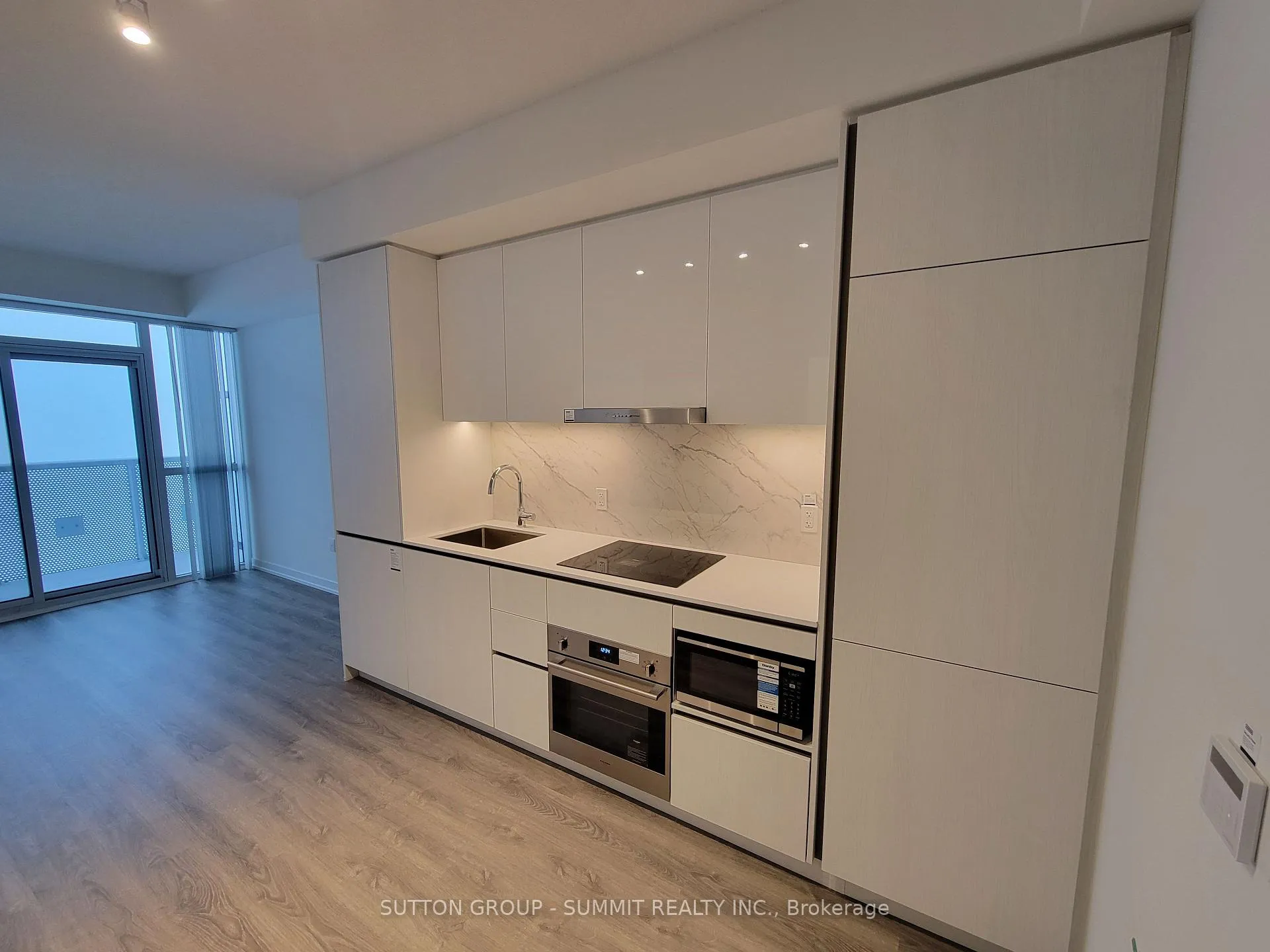Photo 10 of Unit 5003, 8 Interchange Way, Vaughan, Vaughan Corporate Centre — HOMEH