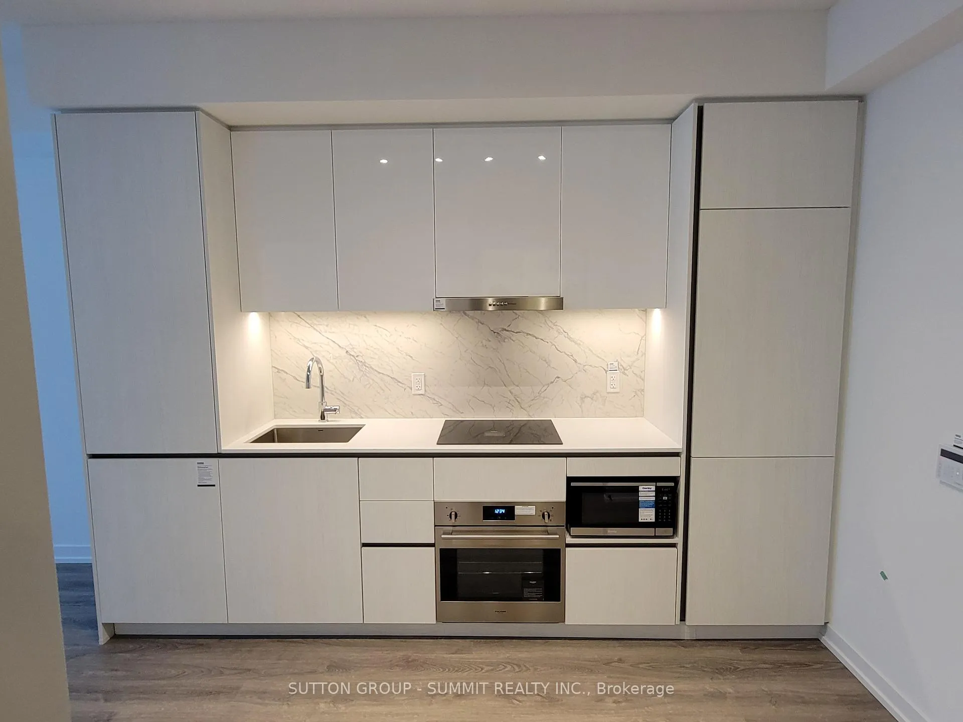 Photo 11 of Unit 5003, 8 Interchange Way, Vaughan, Vaughan Corporate Centre — HOMEH
