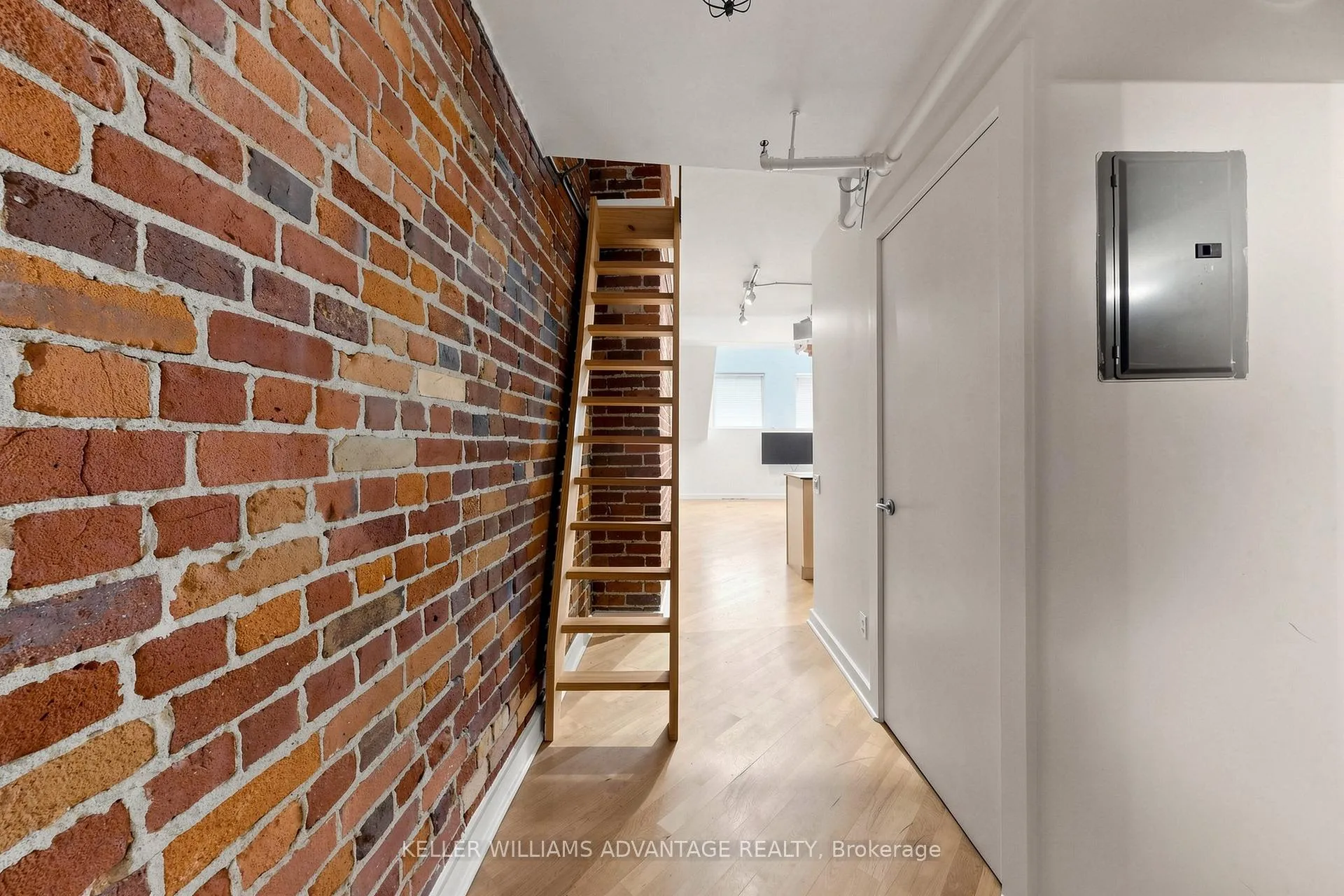 Photo 16 of Unit 417, 81A Front Street E, Toronto, Waterfront Communities — HOMEH