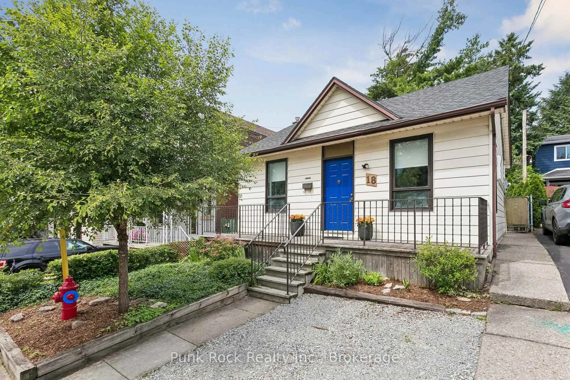 Photo 1 of 18 Lochearne Street, Hamilton, Strathcona — HOMEH