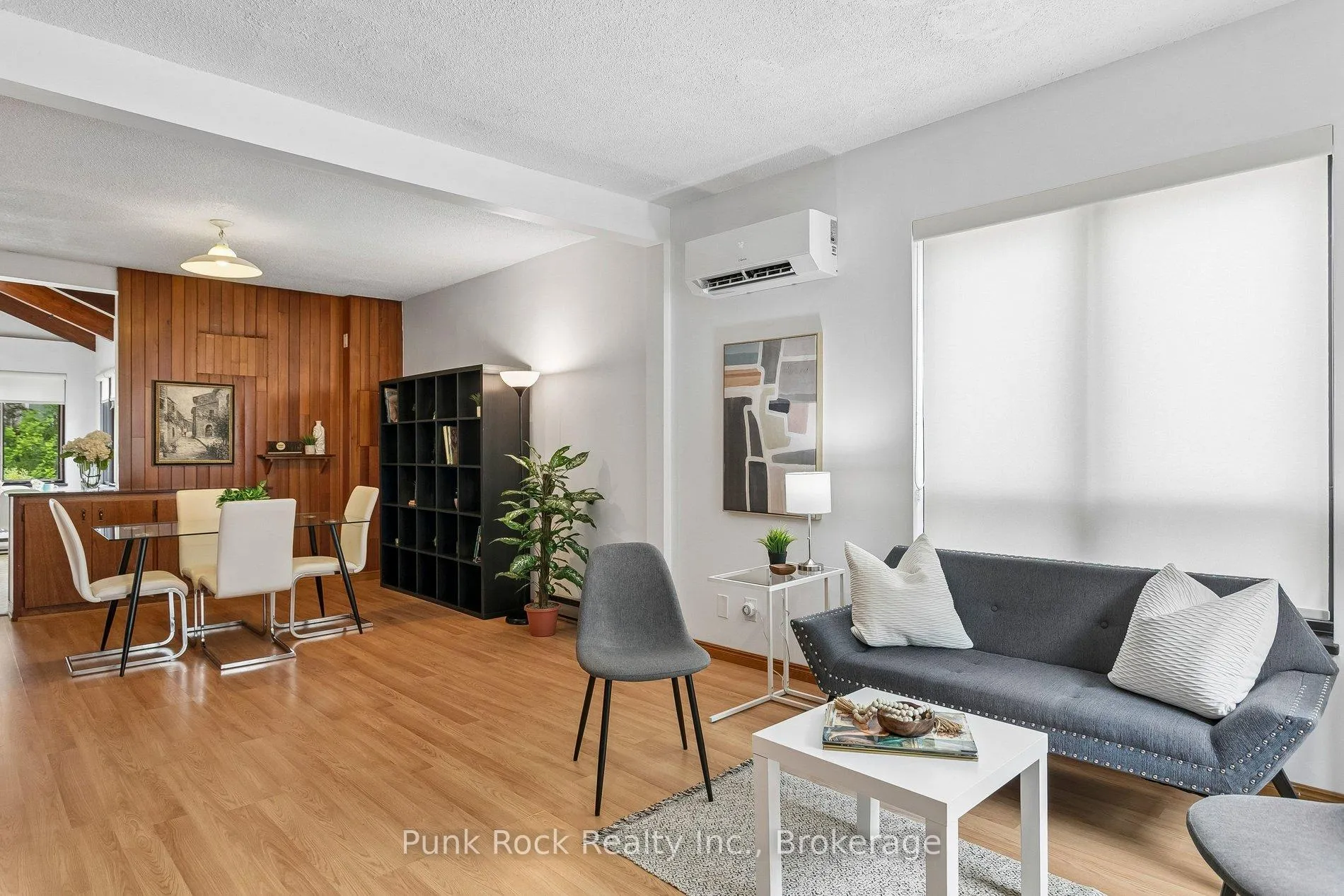 Photo 11 of 18 Lochearne Street, Hamilton, Strathcona — HOMEH
