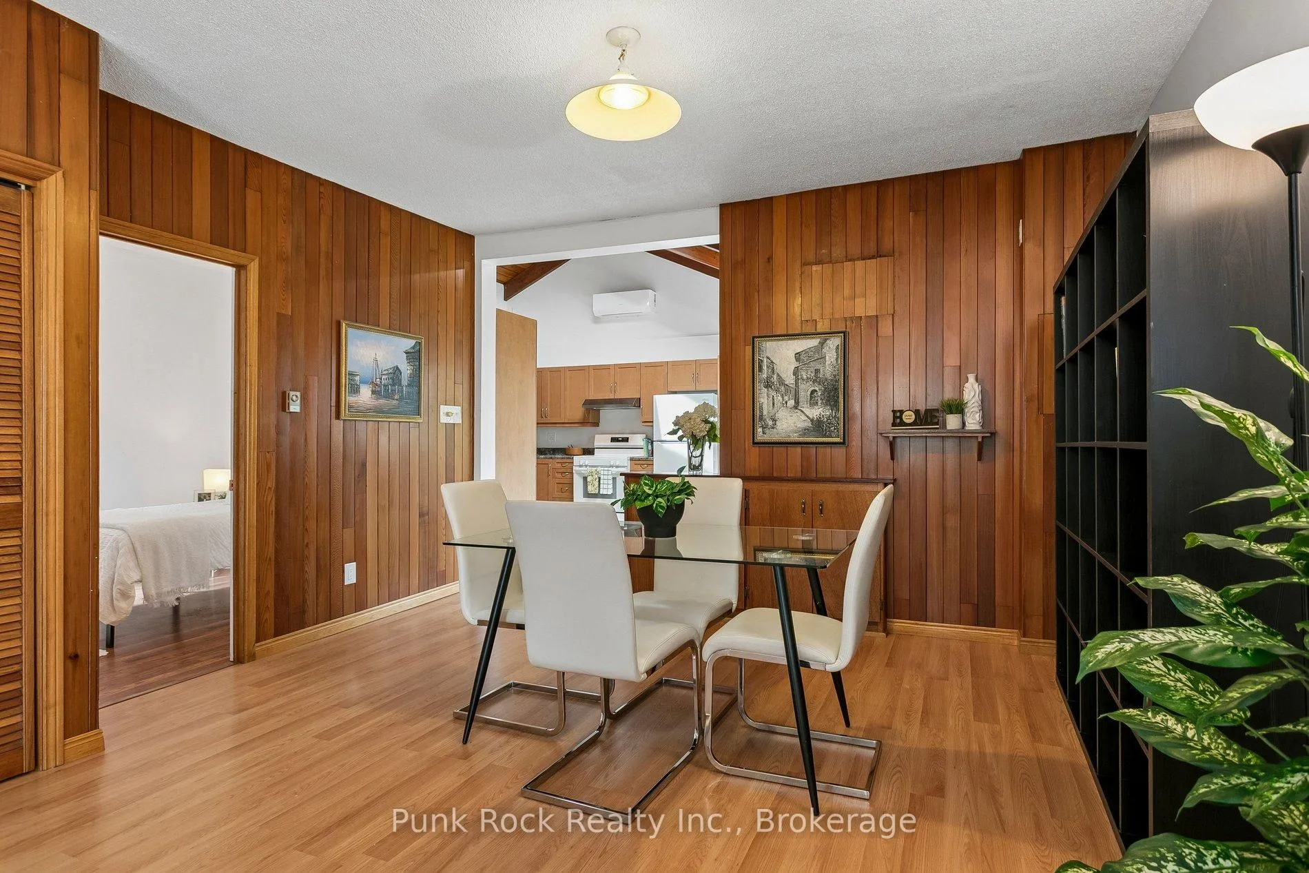 Photo 15 of 18 Lochearne Street, Hamilton, Strathcona — HOMEH