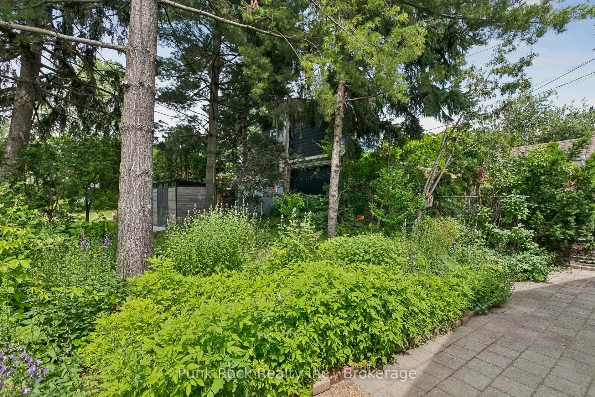 Photo 26 of 18 Lochearne Street, Hamilton, Strathcona — HOMEH