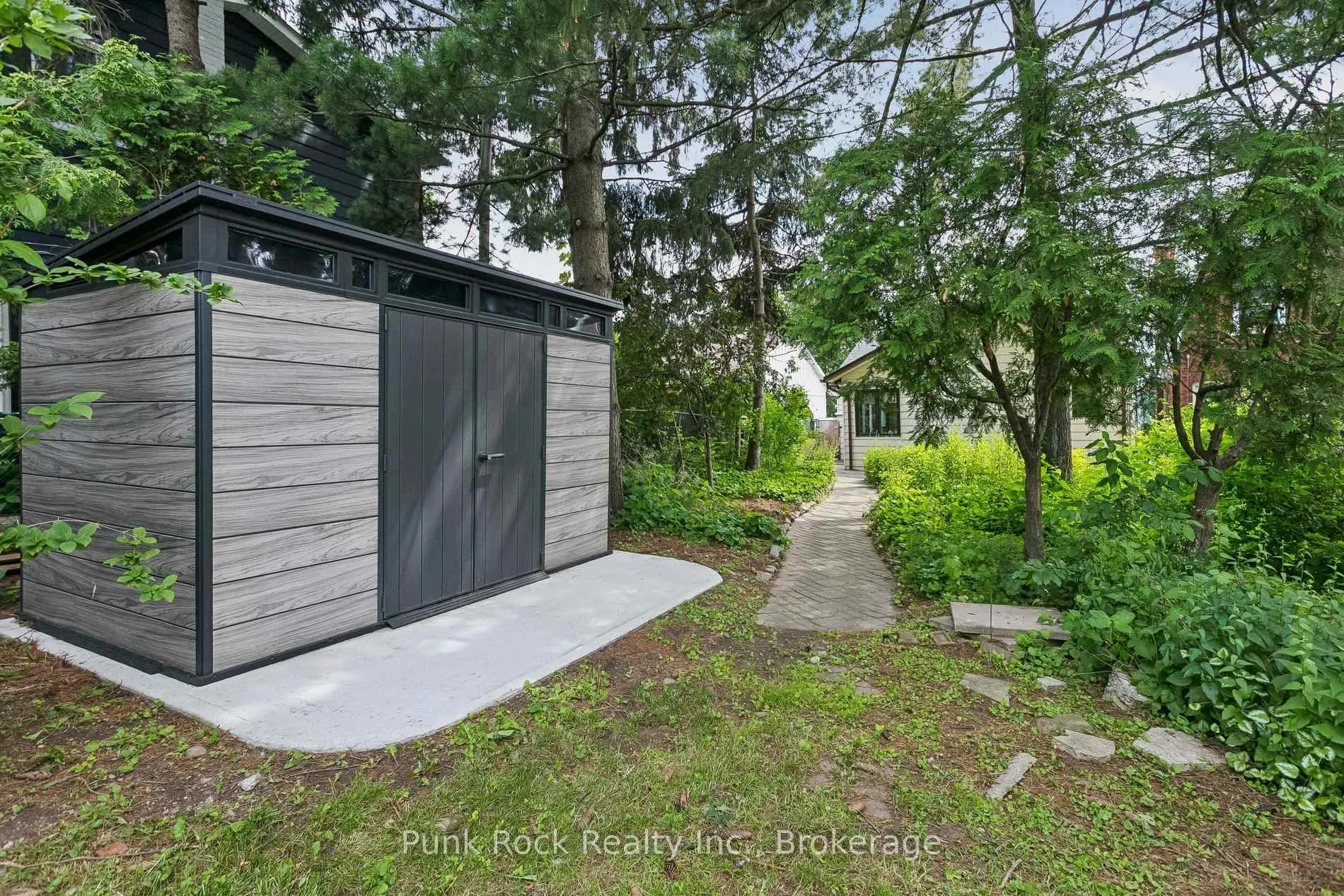 Photo 28 of 18 Lochearne Street, Hamilton, Strathcona — HOMEH