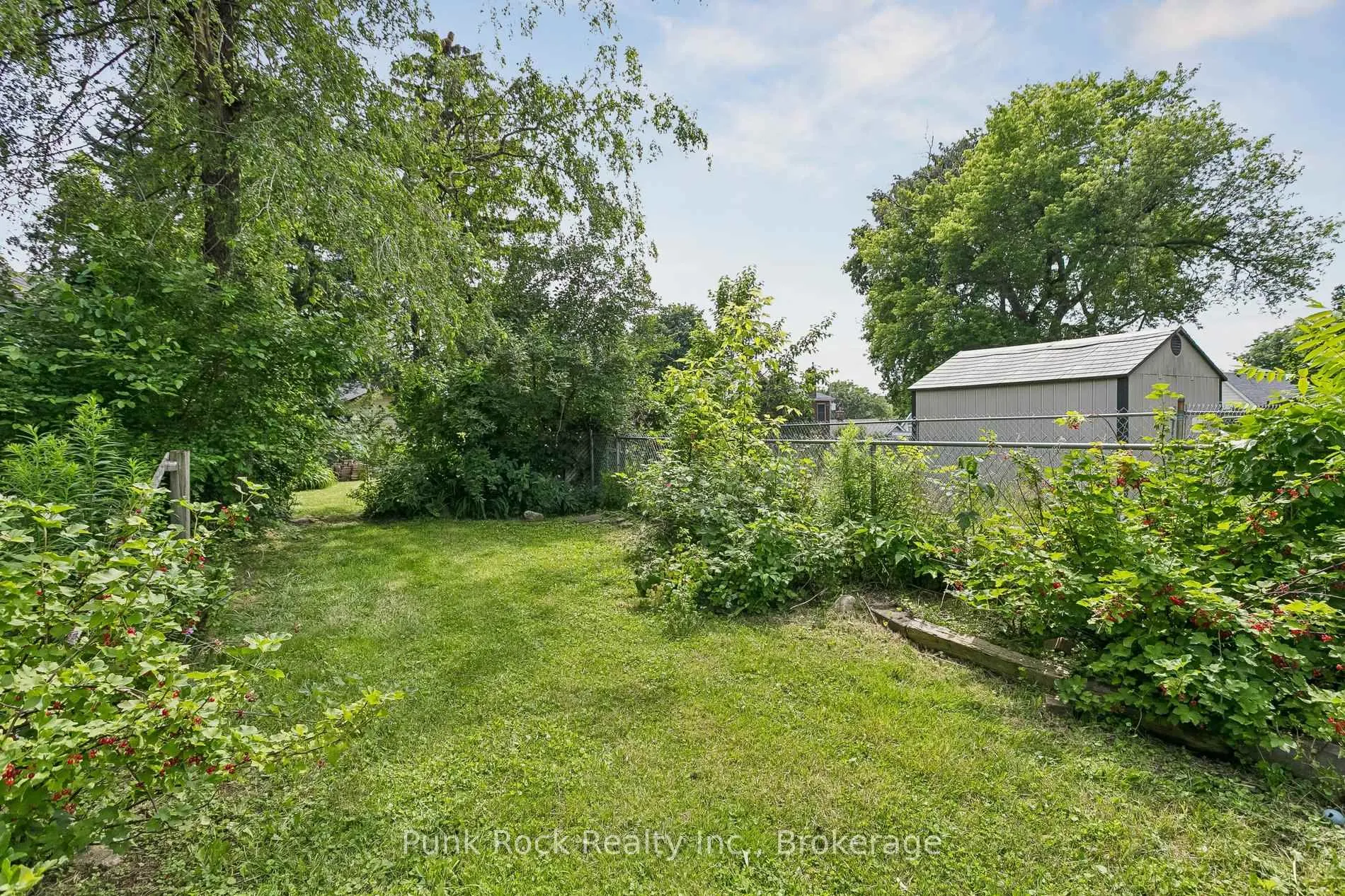 Photo 32 of 18 Lochearne Street, Hamilton, Strathcona — HOMEH