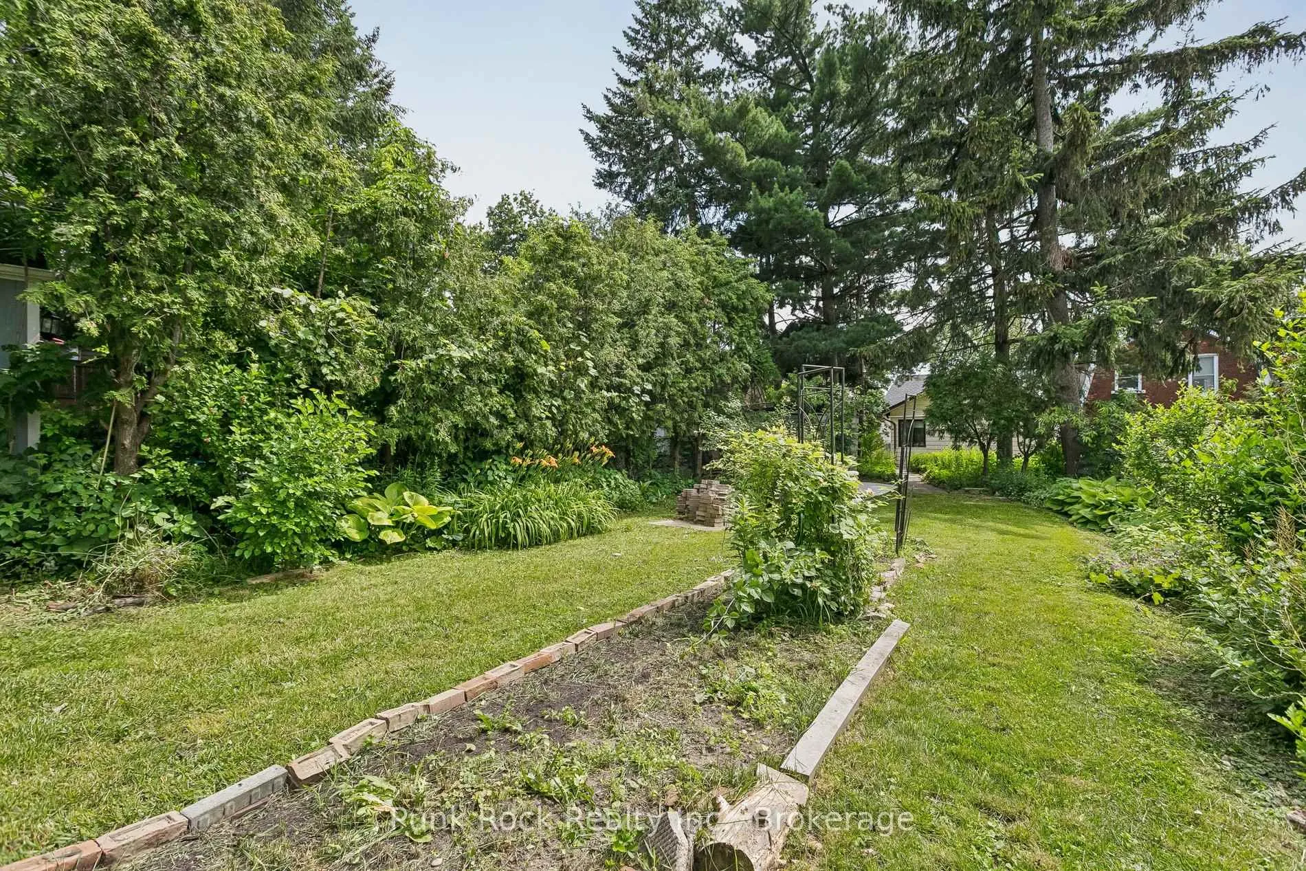 Photo 34 of 18 Lochearne Street, Hamilton, Strathcona — HOMEH