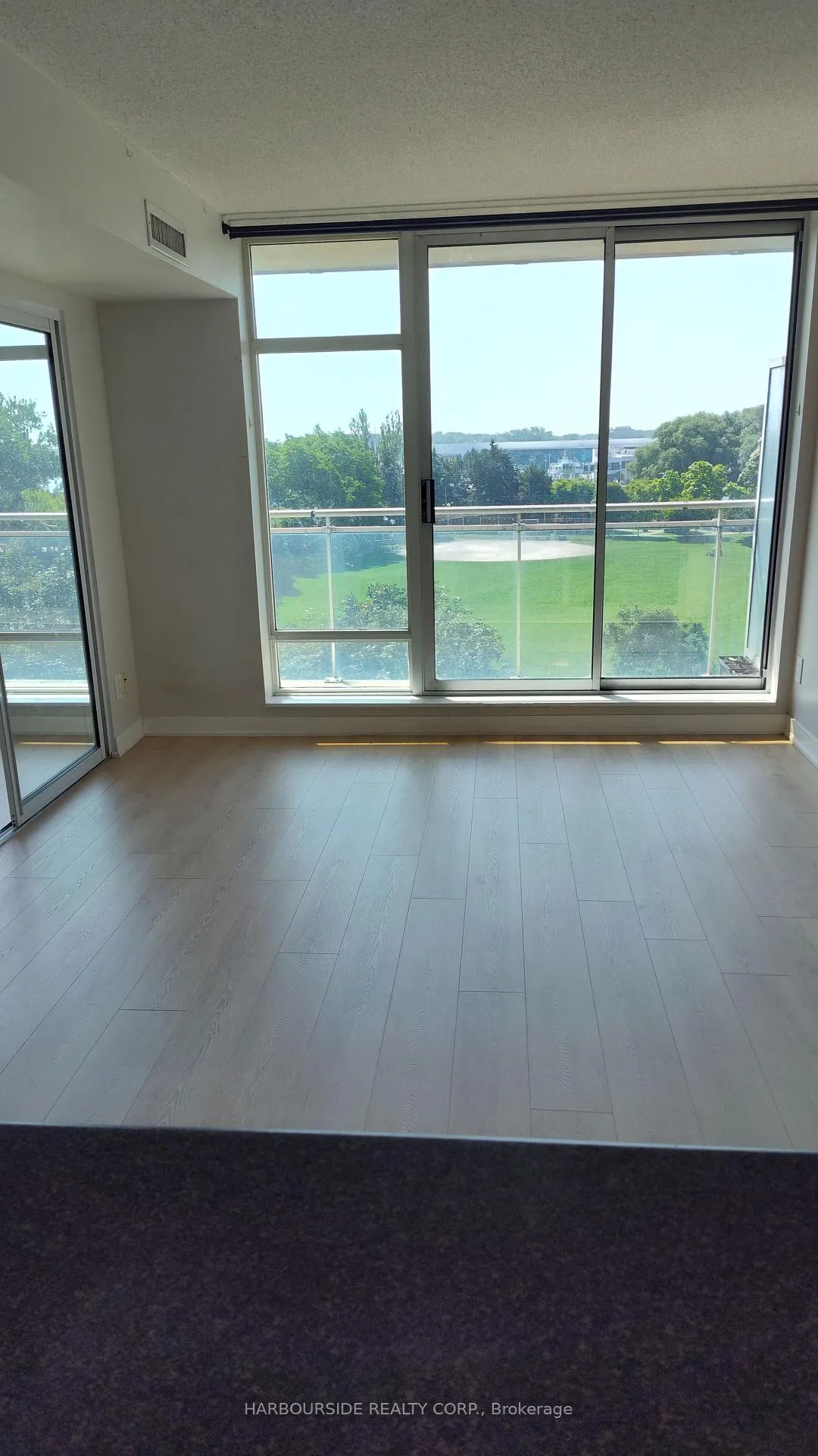Photo 2 of Unit 712, 650 Queens Quay W, Toronto, Waterfront Communities — HOMEH