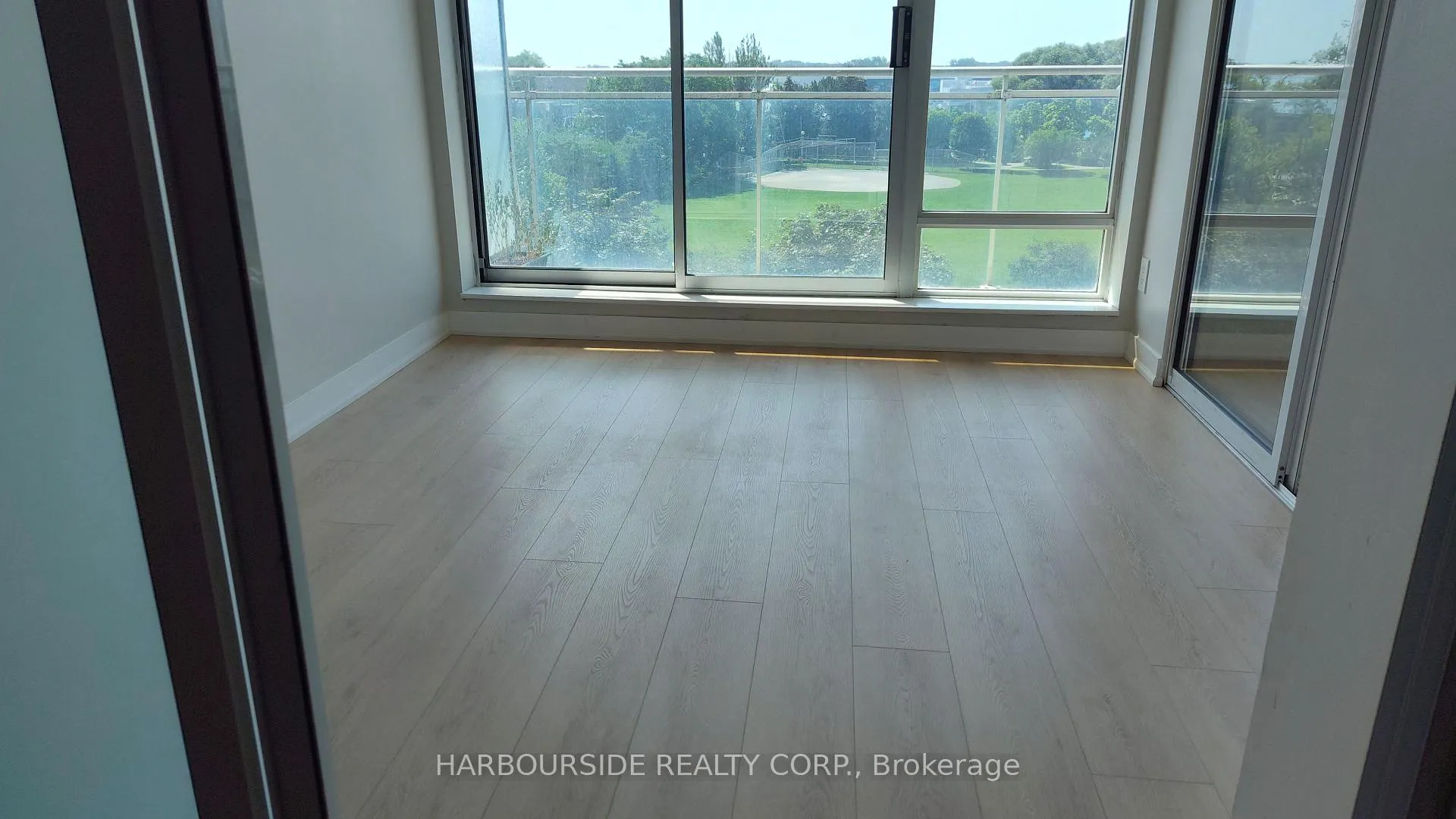 Photo 10 of Unit 712, 650 Queens Quay W, Toronto, Waterfront Communities — HOMEH