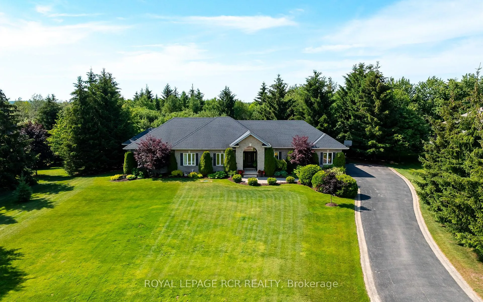 Photo 3 of 6 Brookhaven Crescent, East Garafraxa, Rural East Garafraxa — HOMEH
