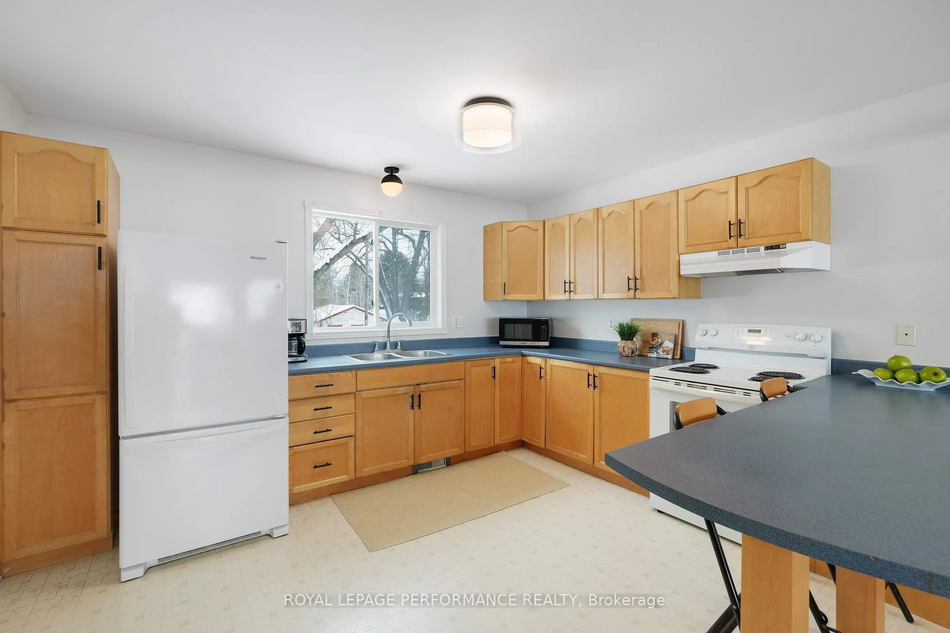 Photo 13 of 326 Bayview Drive, Ottawa, Constance Bay — HOMEH