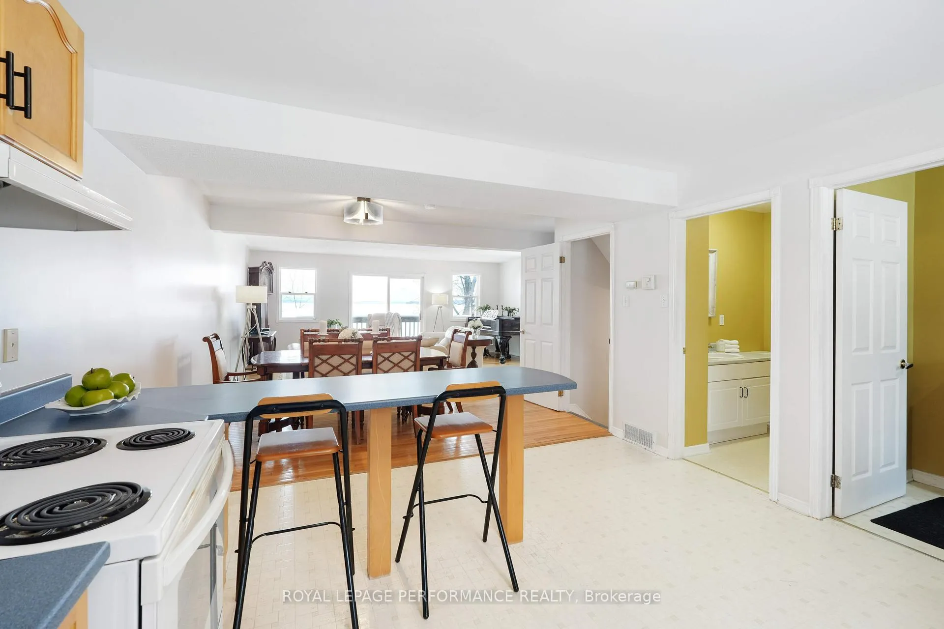 Photo 15 of 326 Bayview Drive, Ottawa, Constance Bay — HOMEH