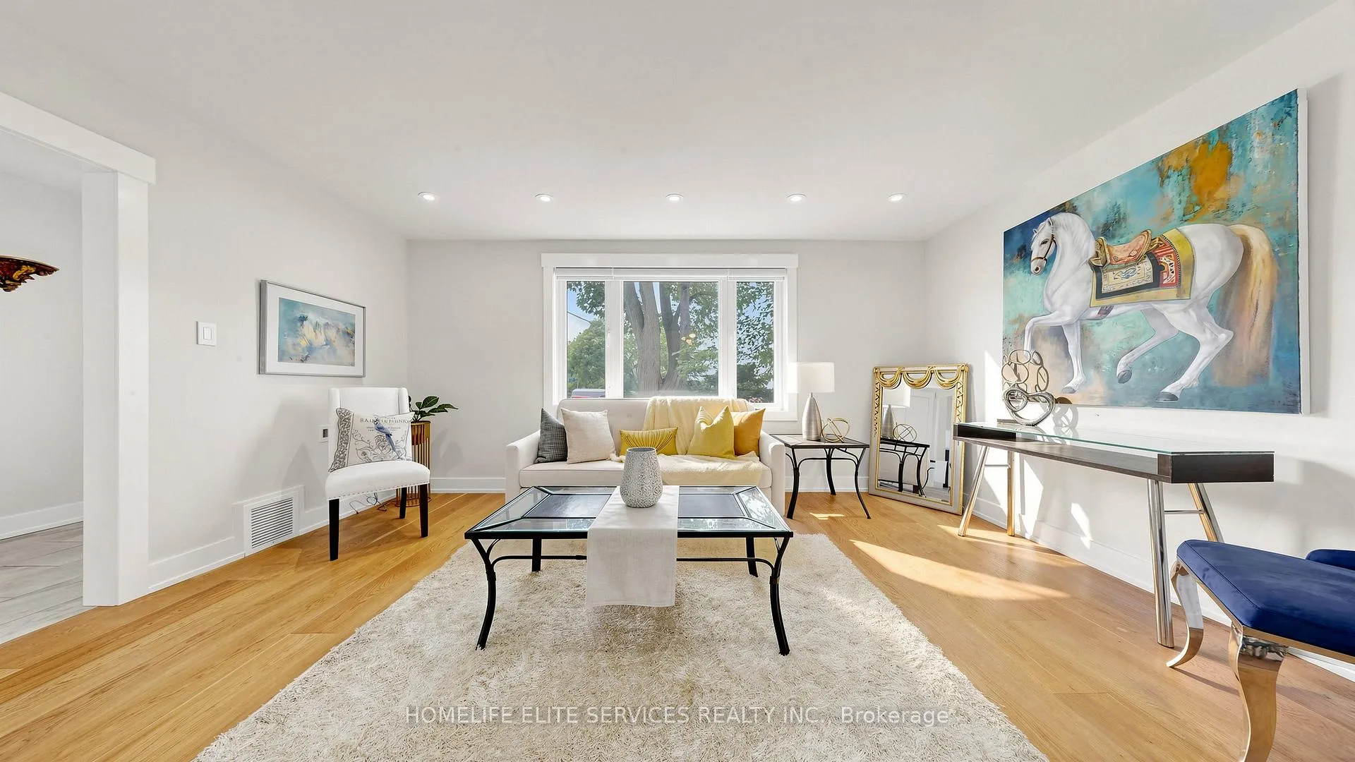 Photo 7 of 1 Helsby Crescent, Etobicoke, Alderwood — HOMEH