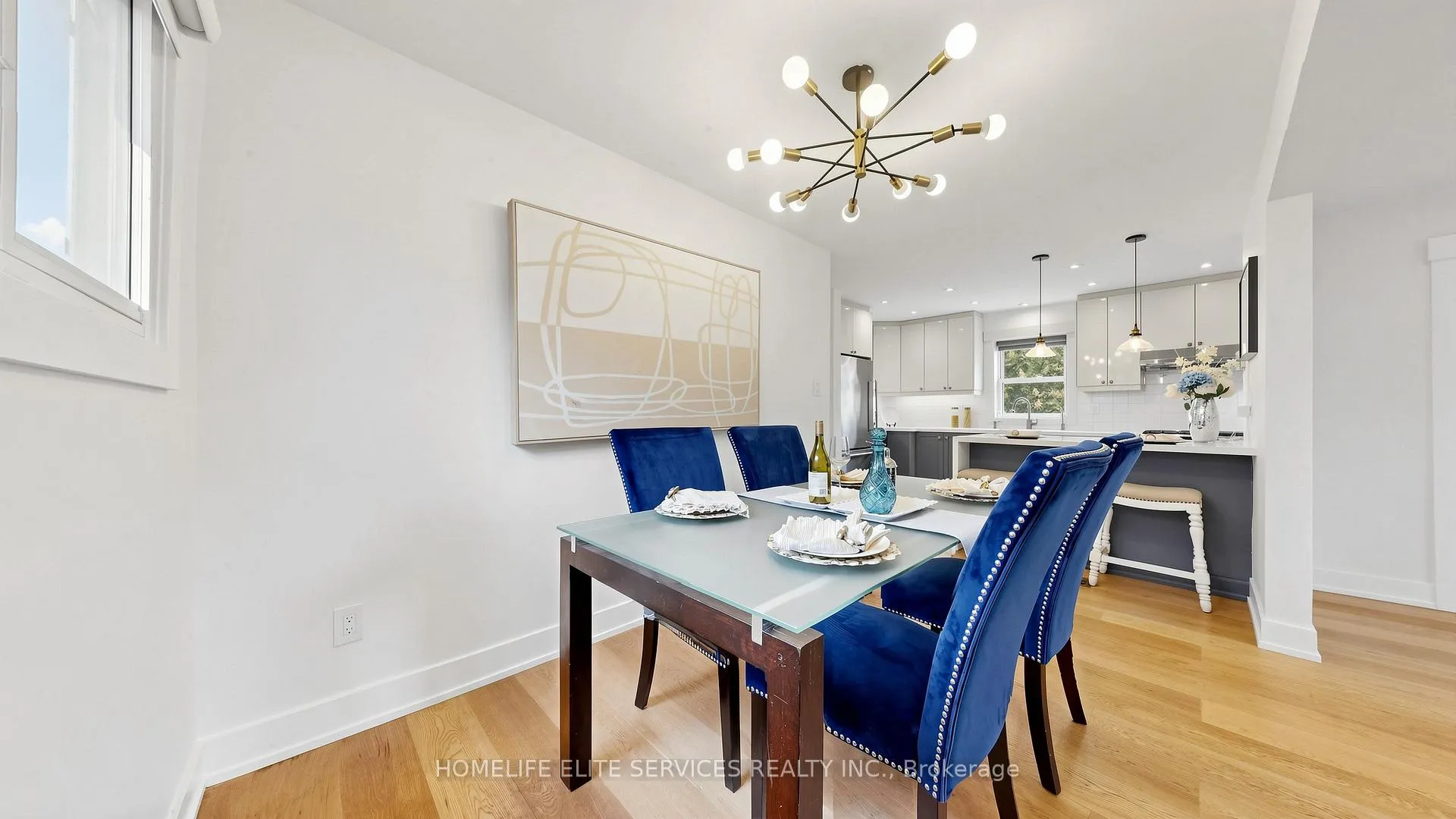 Photo 10 of 1 Helsby Crescent, Etobicoke, Alderwood — HOMEH