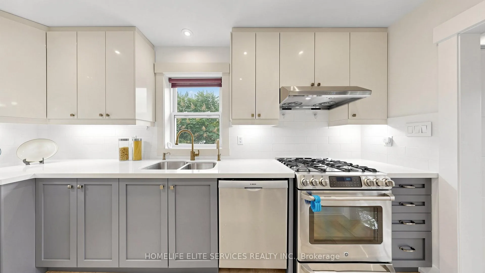 Photo 16 of 1 Helsby Crescent, Etobicoke, Alderwood — HOMEH