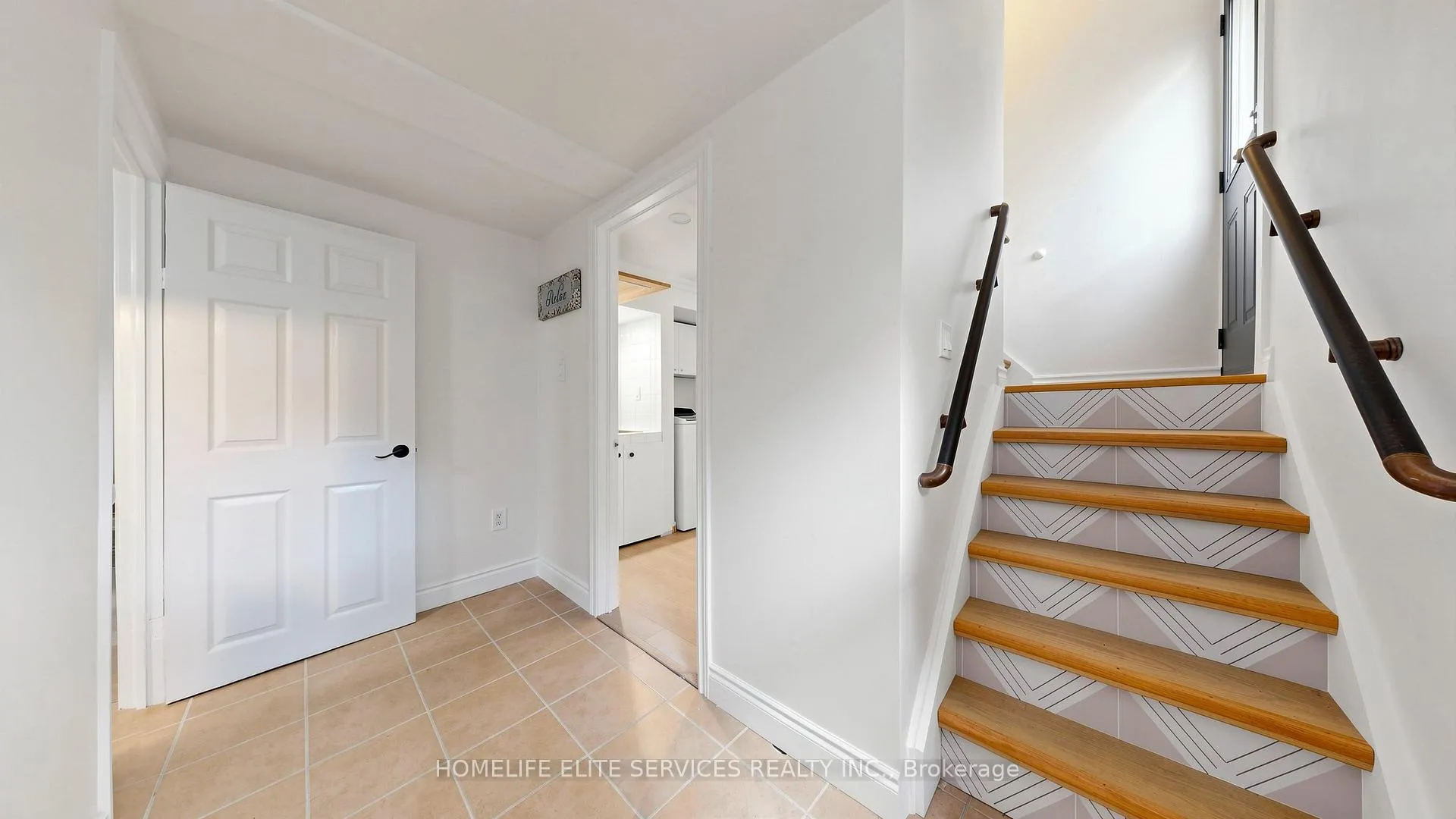 Photo 28 of 1 Helsby Crescent, Etobicoke, Alderwood — HOMEH
