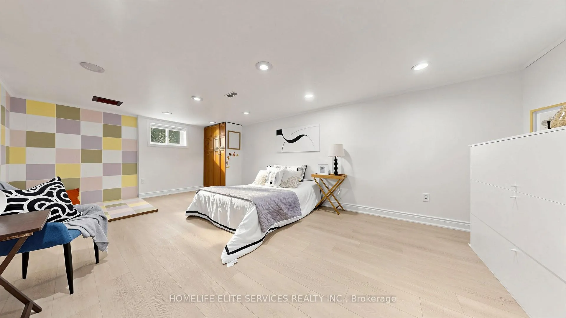 Photo 34 of 1 Helsby Crescent, Etobicoke, Alderwood — HOMEH