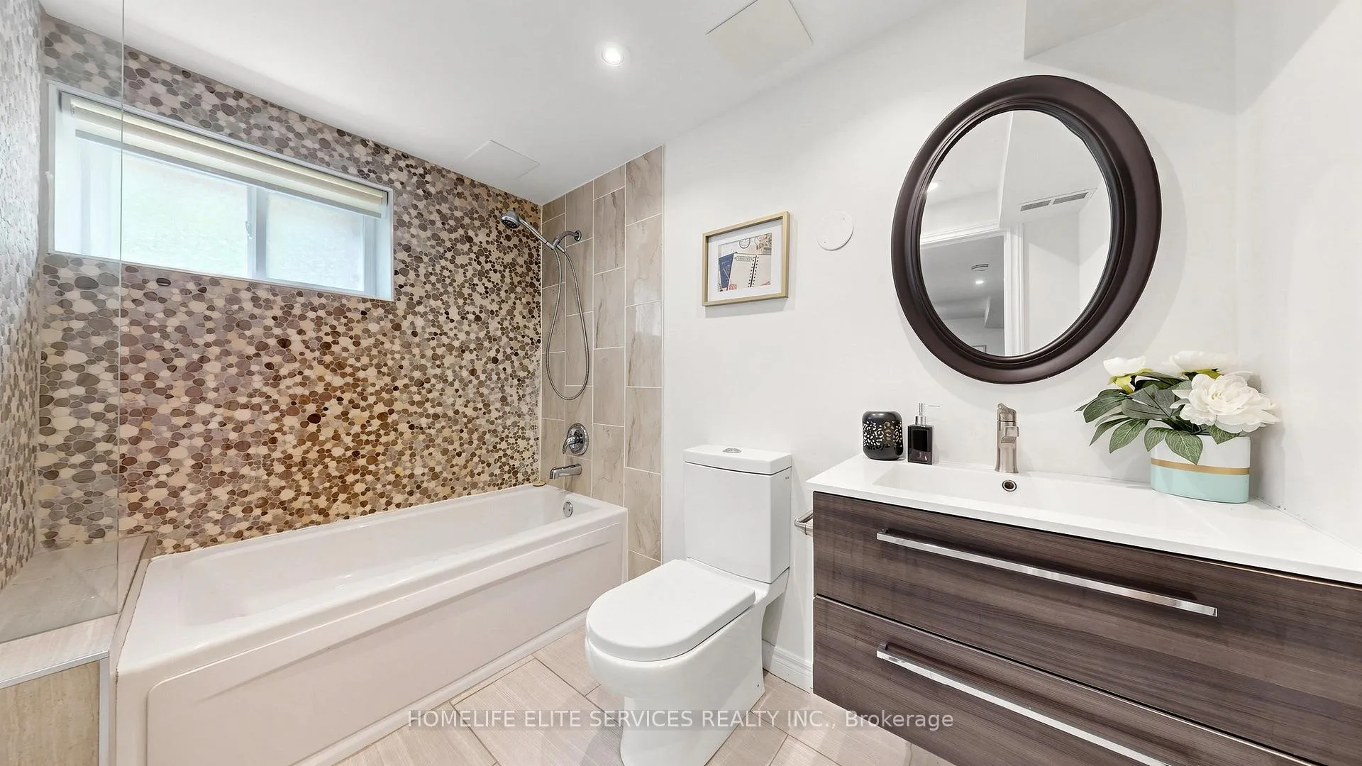 Photo 38 of 1 Helsby Crescent, Etobicoke, Alderwood — HOMEH