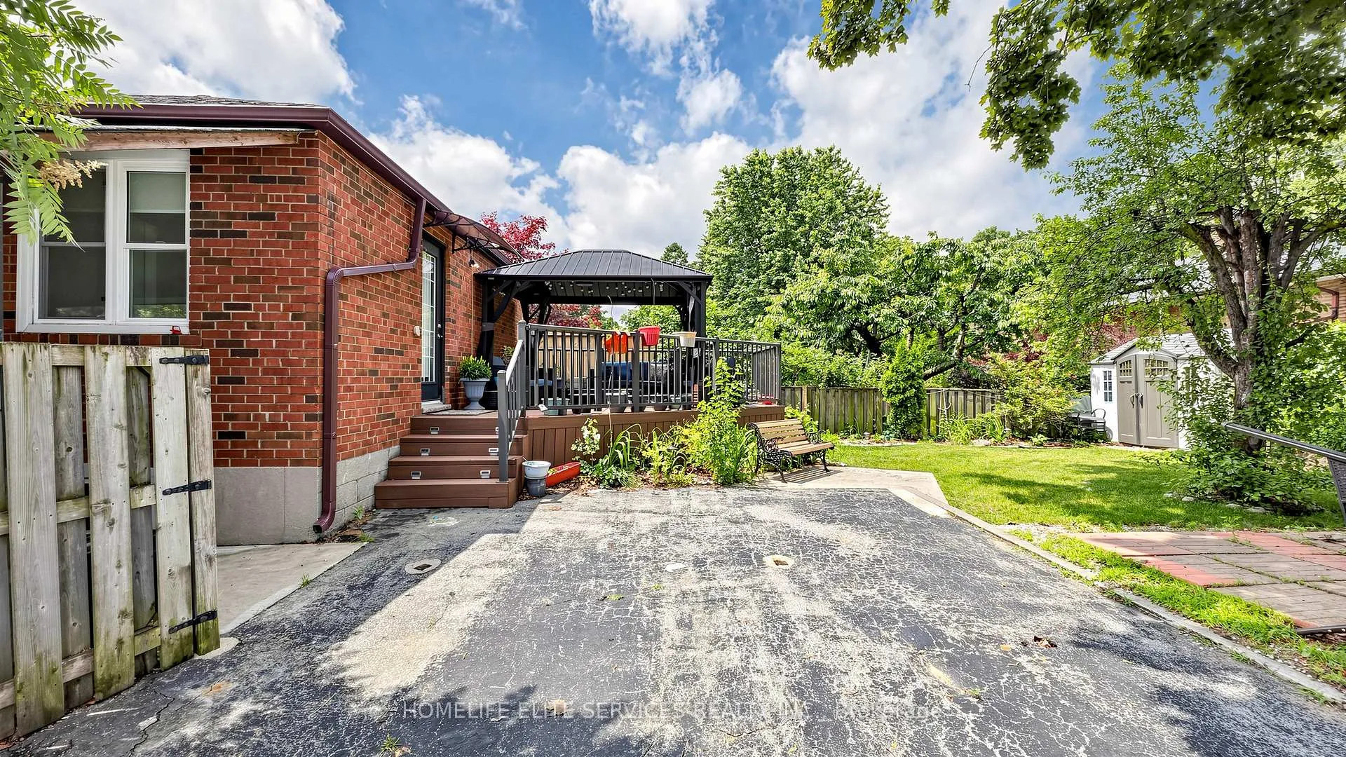 Photo 47 of 1 Helsby Crescent, Etobicoke, Alderwood — HOMEH