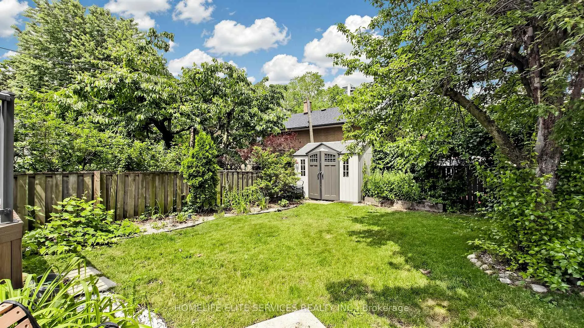 Photo 48 of 1 Helsby Crescent, Etobicoke, Alderwood — HOMEH