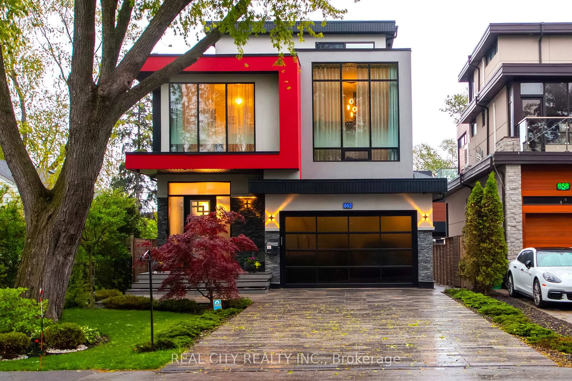 Photo 1 of 662 Byngmount Avenue, Mississauga, Lakeview — HOMEH