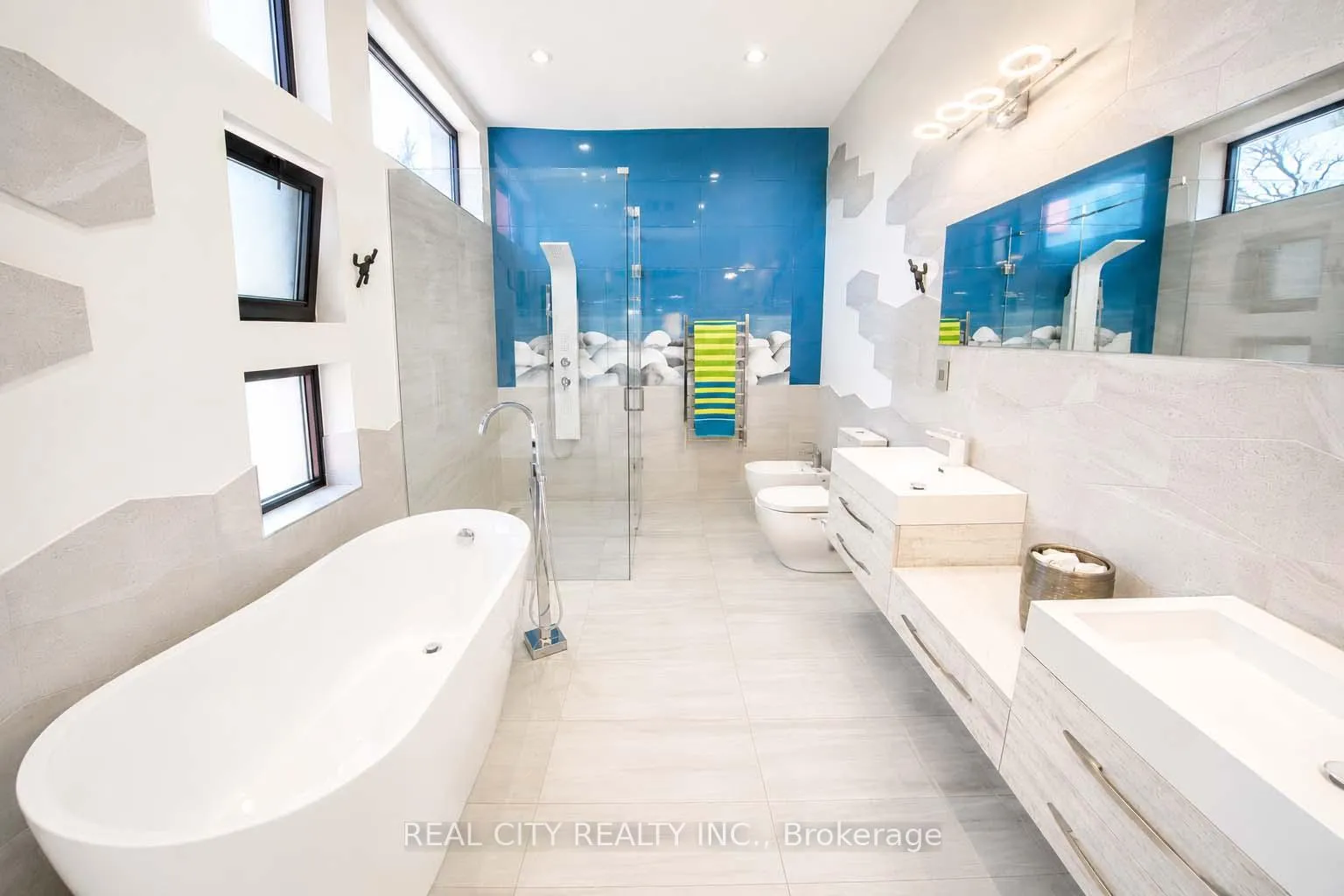 Photo 16 of 662 Byngmount Avenue, Mississauga, Lakeview — HOMEH