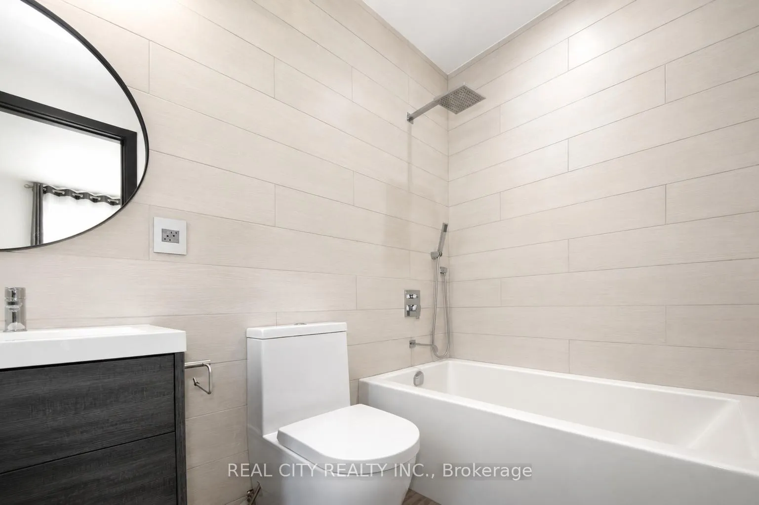 Photo 18 of 662 Byngmount Avenue, Mississauga, Lakeview — HOMEH