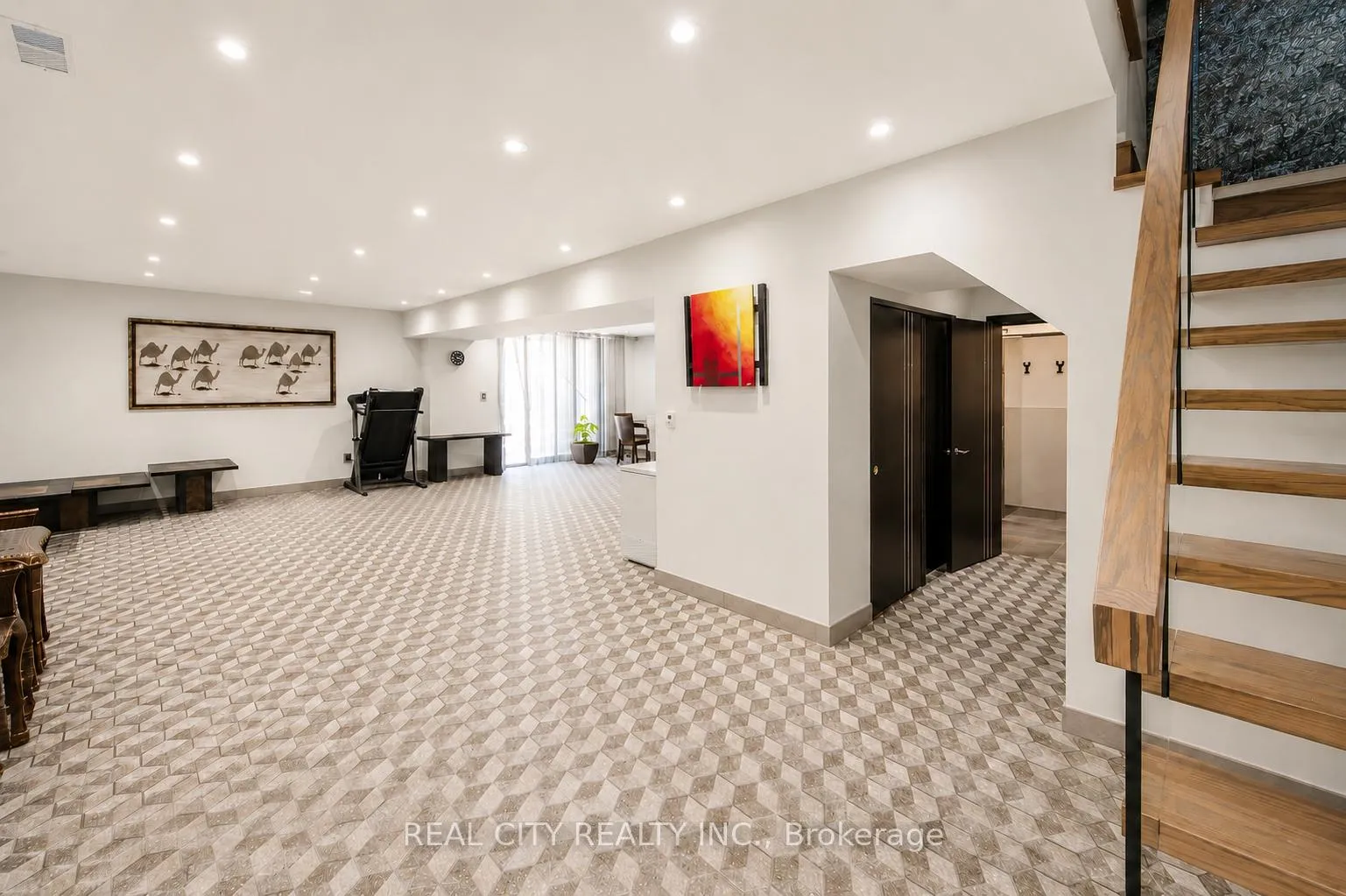 Photo 29 of 662 Byngmount Avenue, Mississauga, Lakeview — HOMEH