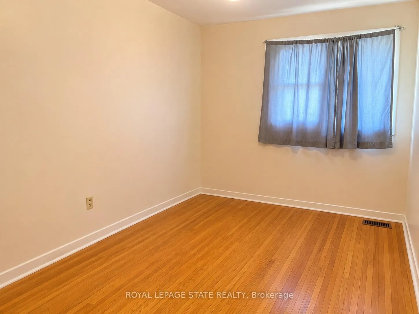 Photo 13 of 1199 Nottingham Avenue, Burlington, Mountainside — HOMEH