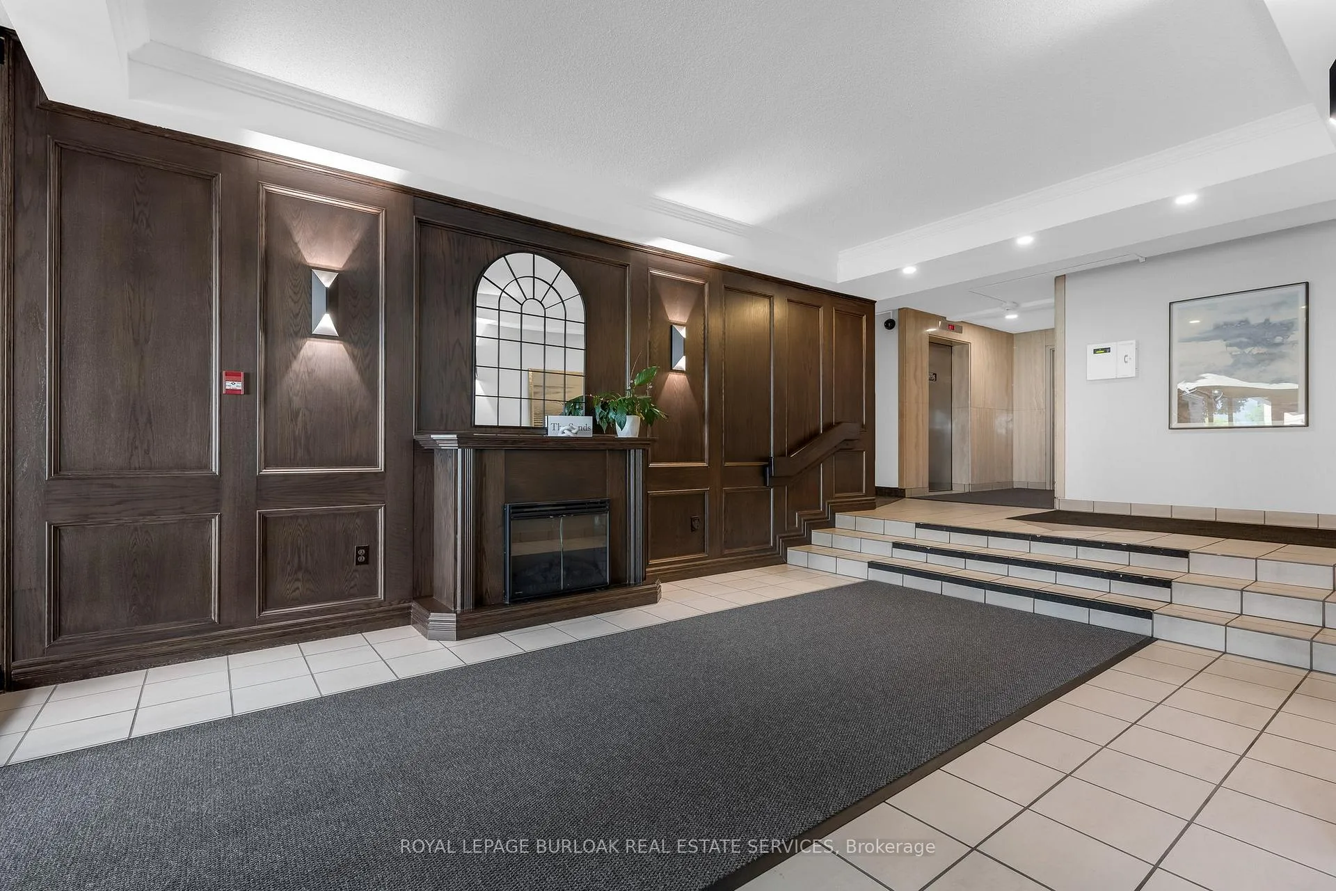 Photo 2 of Unit 709, 1225 North Shore Boulevard E, Burlington, Brant — HOMEH