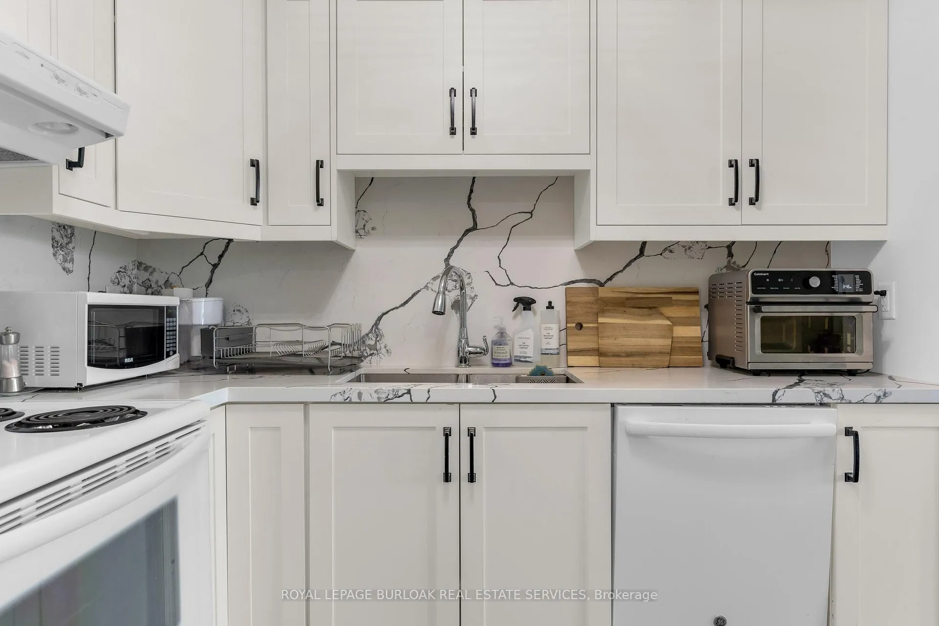 Photo 13 of Unit 709, 1225 North Shore Boulevard E, Burlington, Brant — HOMEH