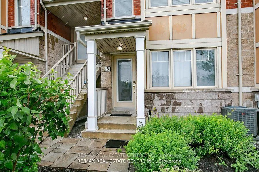 Front of Unit 8, 3985 Eglinton Avenue W