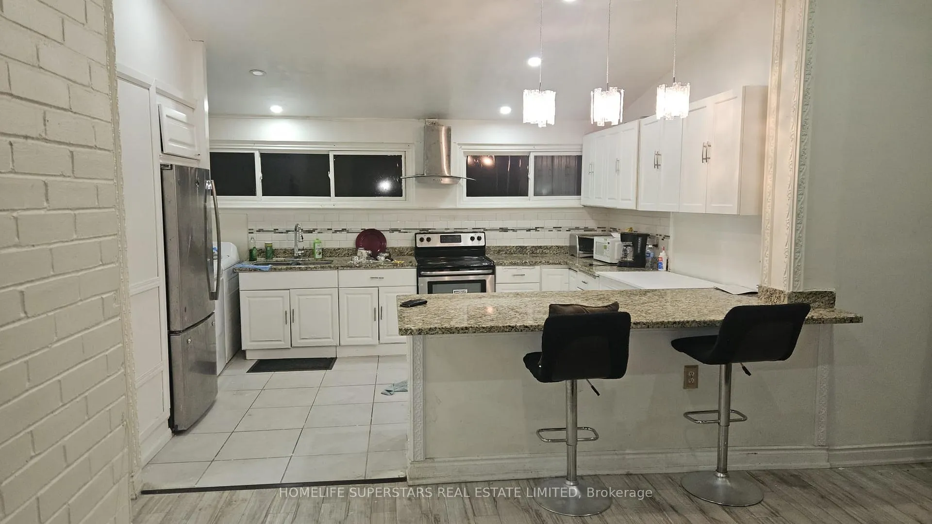 Photo 3 of 4 Masseygrove Crescent N, Etobicoke, Mount Olive-Silverstone-Jamestown — HOMEH
