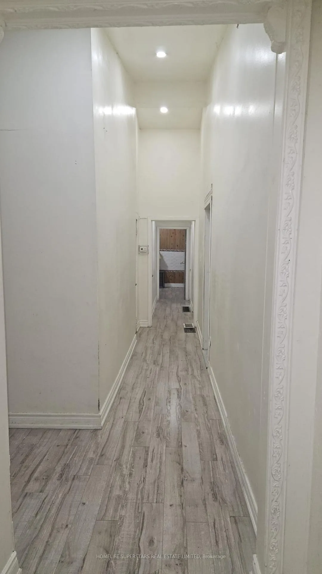 Photo 9 of 4 Masseygrove Crescent N, Etobicoke, Mount Olive-Silverstone-Jamestown — HOMEH