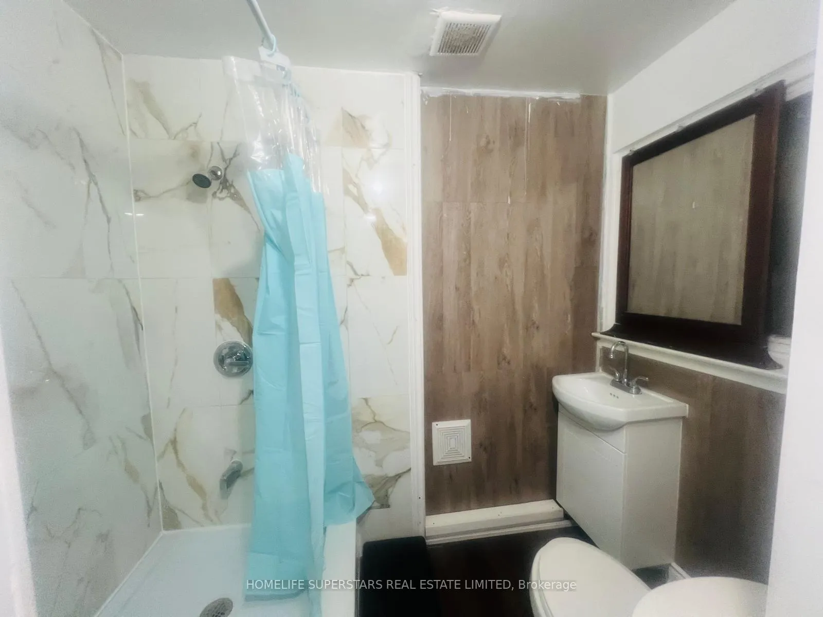 Photo 10 of 4 Masseygrove Crescent N, Etobicoke, Mount Olive-Silverstone-Jamestown — HOMEH