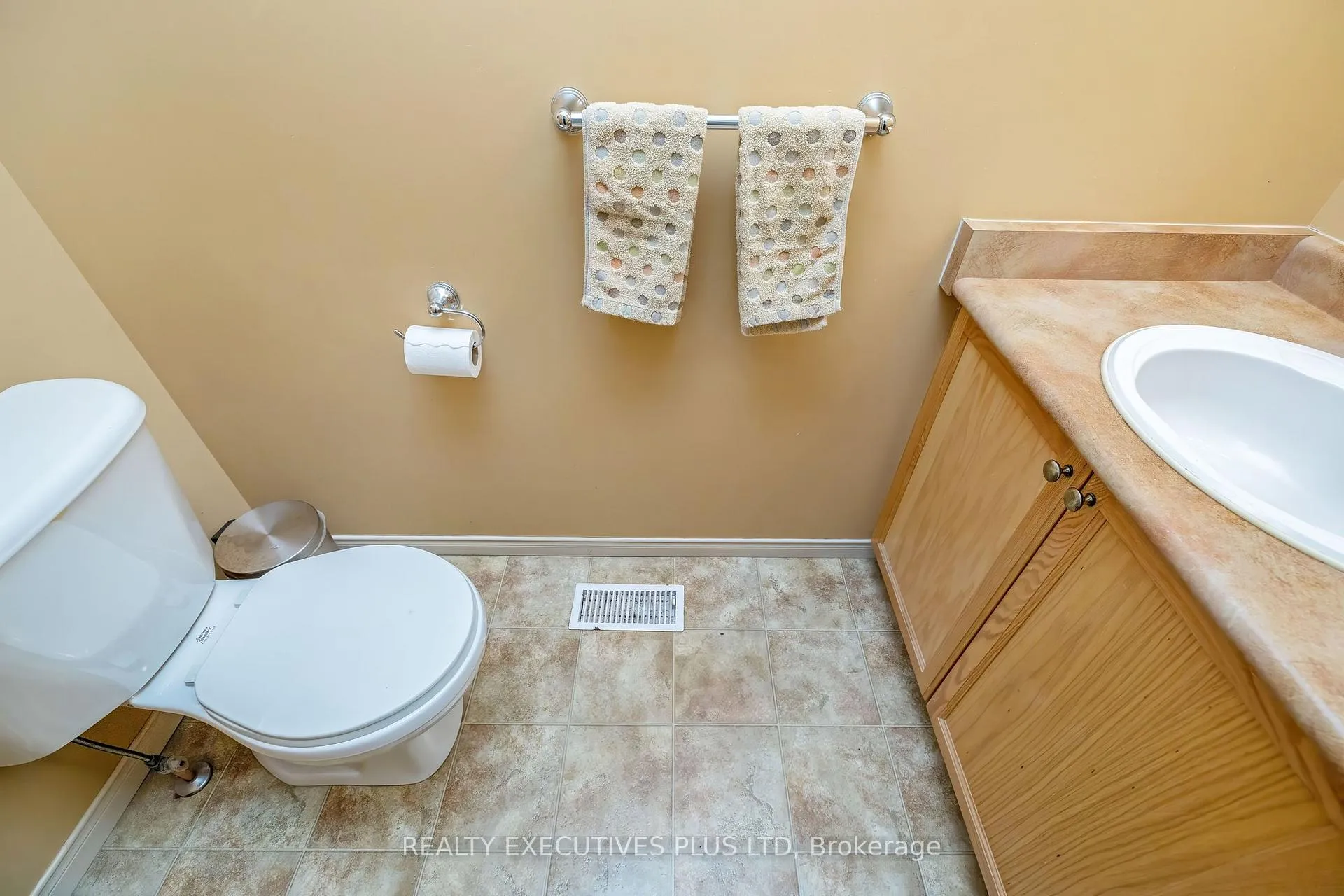 Photo 16 of Unit 70, 30 Imperial Road S, Guelph, Willow West/Sugarbush/West Acres — HOMEH
